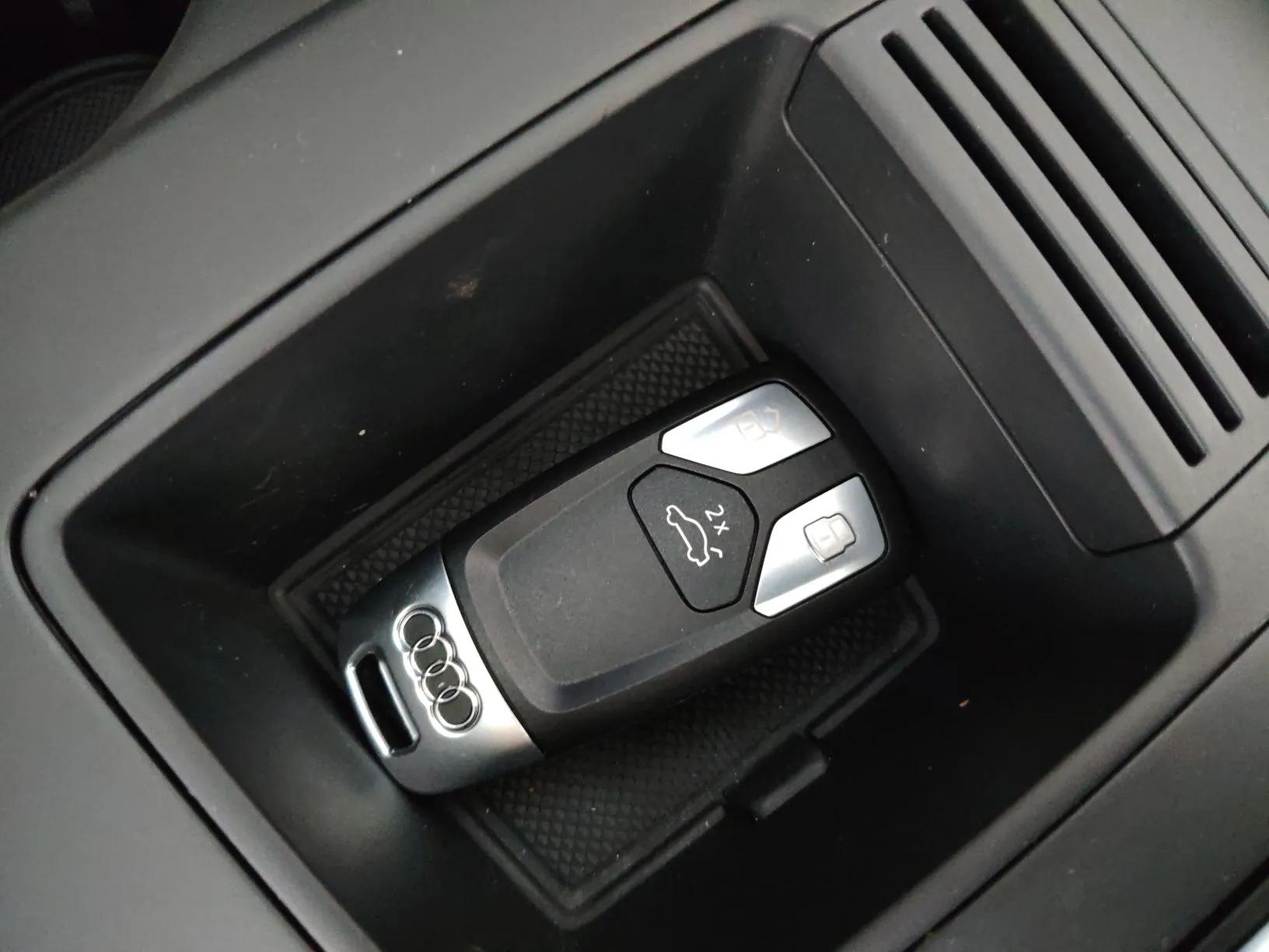 Audi A4L 2022 40 TFSI Fashion Dynamic Model — миниатюра 19