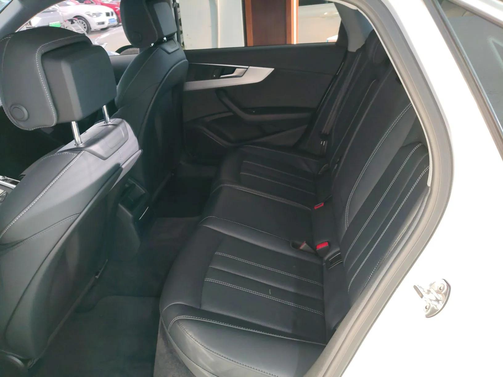 Audi A4L 2022 40 TFSI Fashion Dynamic Model — миниатюра 22