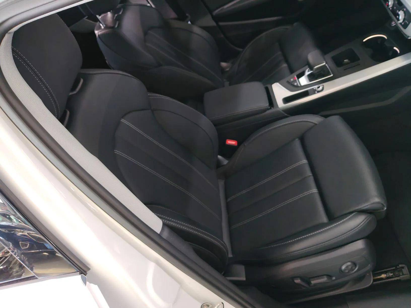 Audi A4L 2022 40 TFSI Fashion Dynamic Model — миниатюра 23