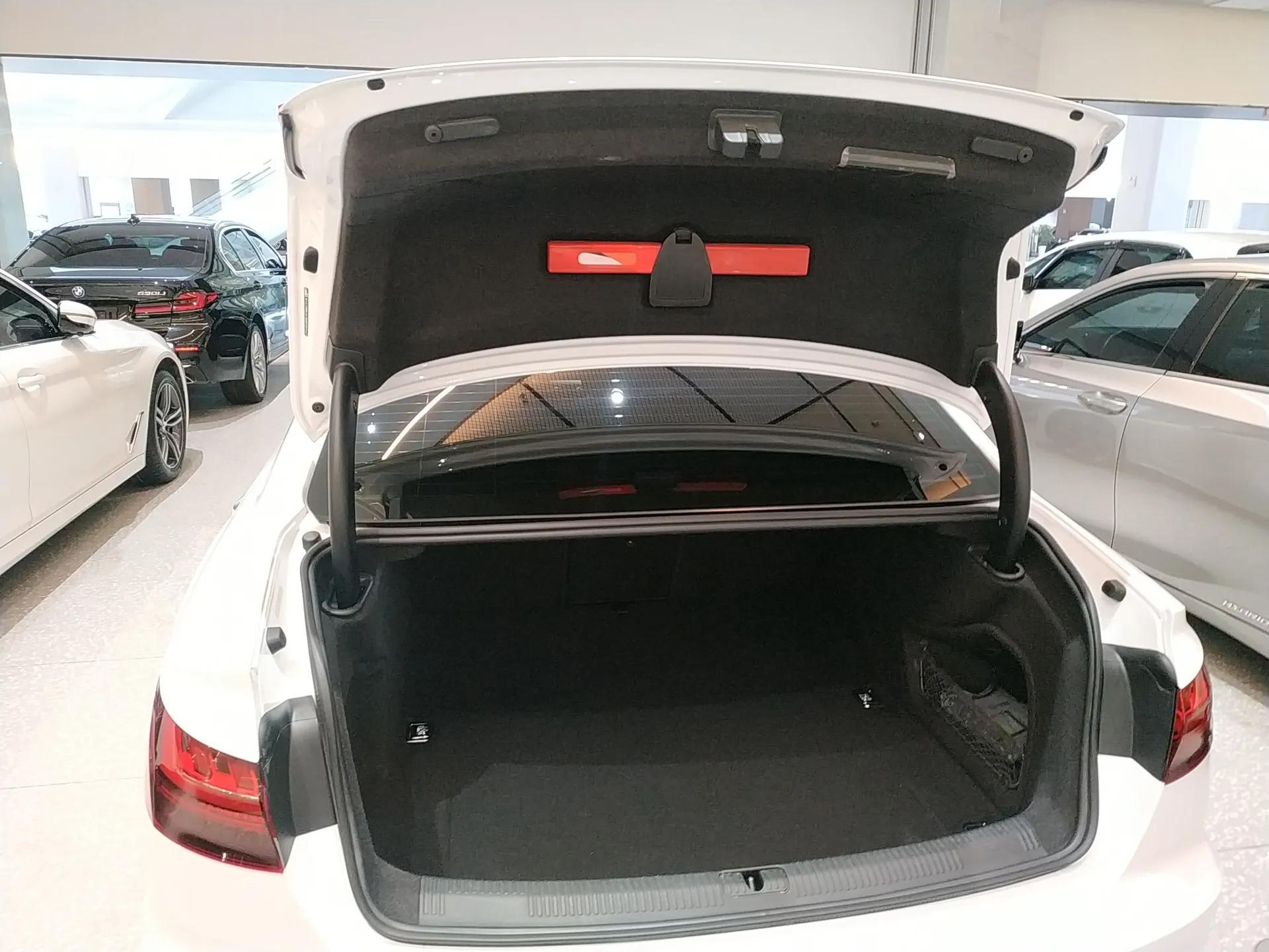 Audi A4L 2023 40 TFSI Fashion Dynamic Model — миниатюра 22