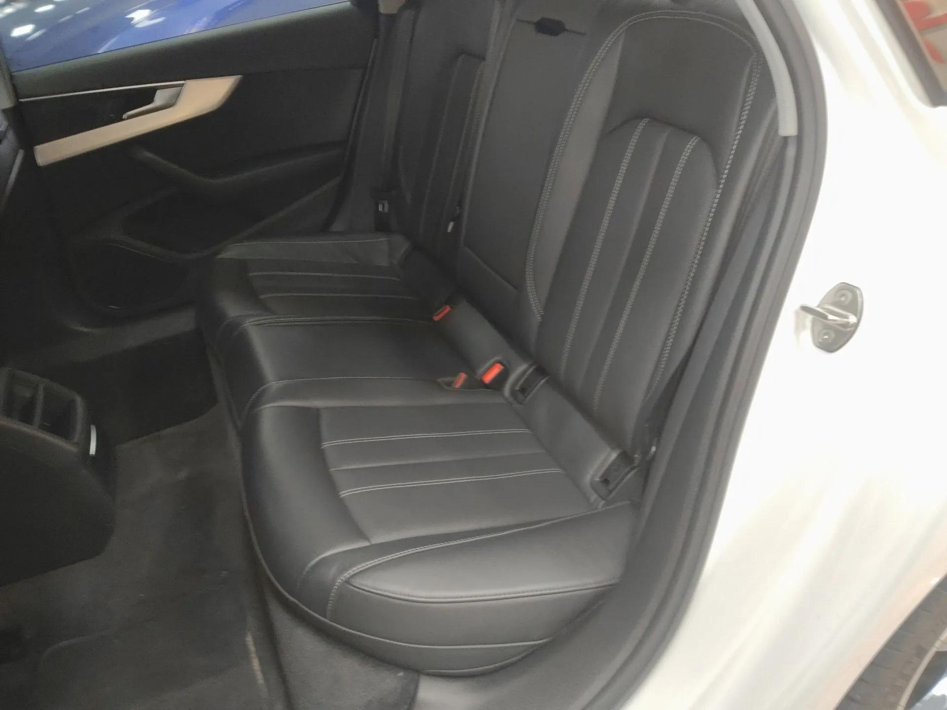Audi A4L 2023 40 TFSI Fashion Dynamic Model — миниатюра 20