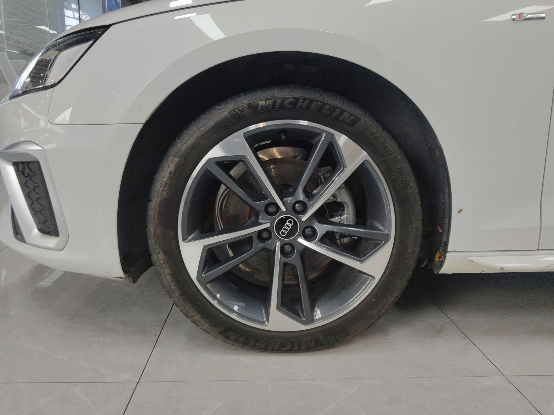 Audi A4L 2023 40 TFSI Fashion Dynamic Model — миниатюра 8