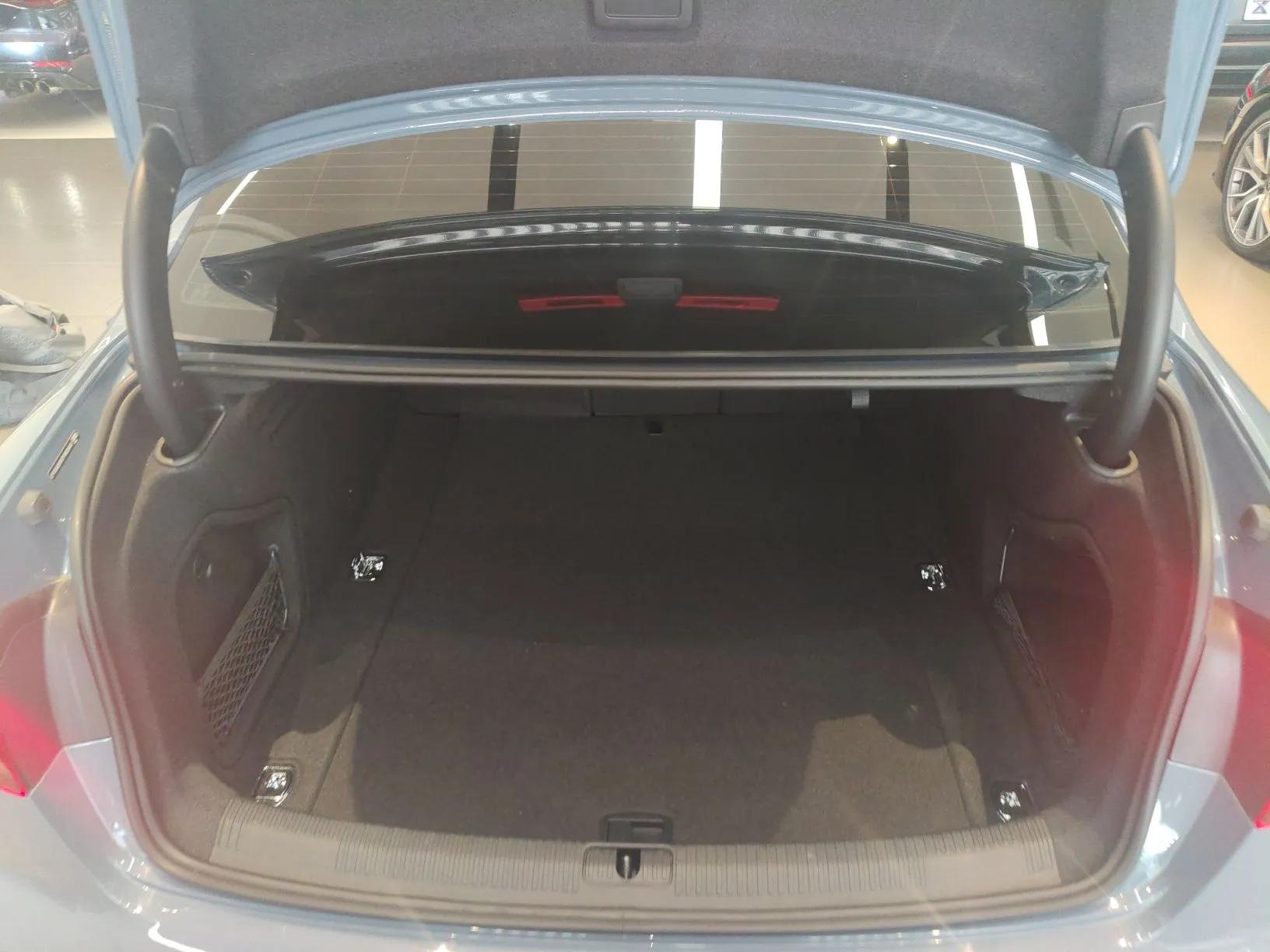 Audi A4L 2022 40 TFSI quattro RS Performance Package — миниатюра 22