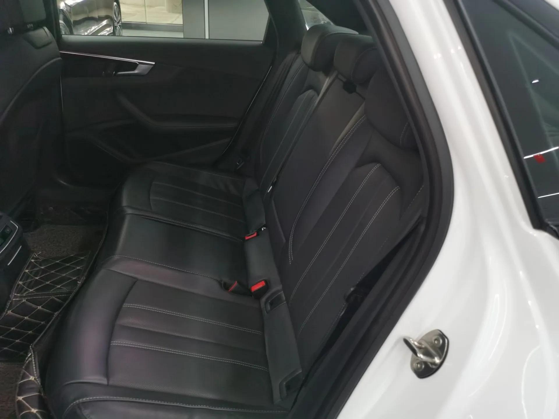 Audi A4L 2023 40 TFSI Luxury Dynamic Model — миниатюра 20