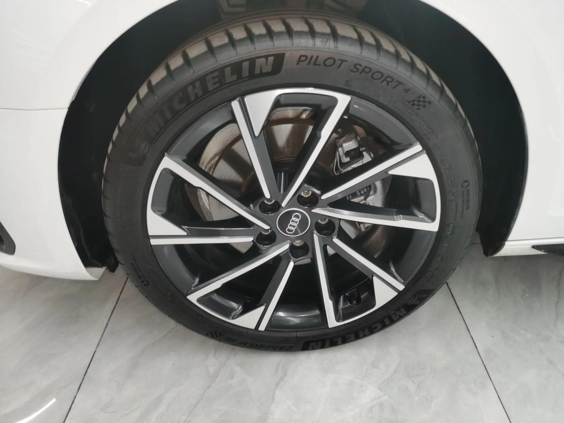 Audi A4L 2023 40 TFSI Luxury Dynamic Model — миниатюра 8