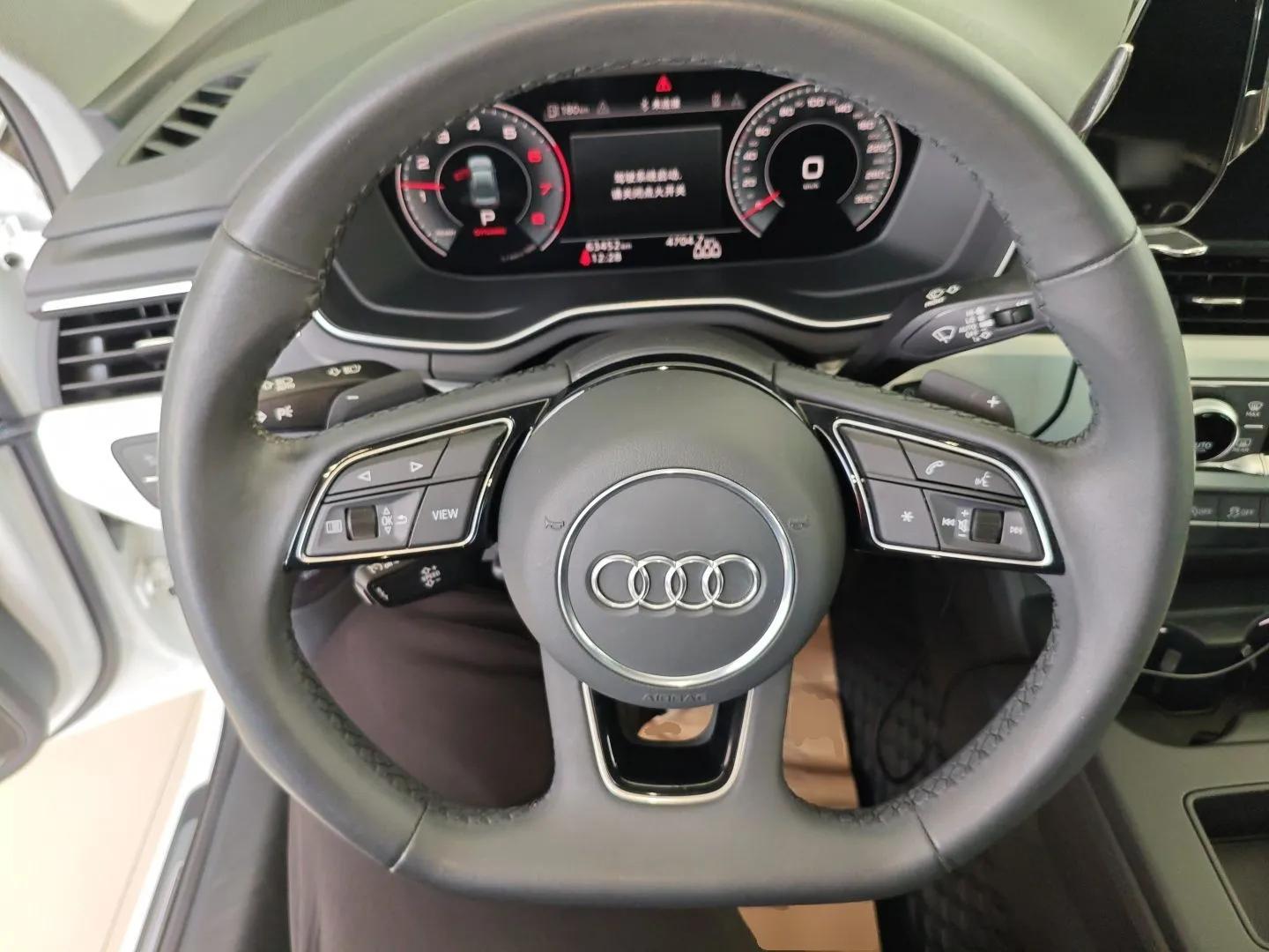 Audi A4L 2022 40 TFSI Luxury Dynamic Model — миниатюра 14