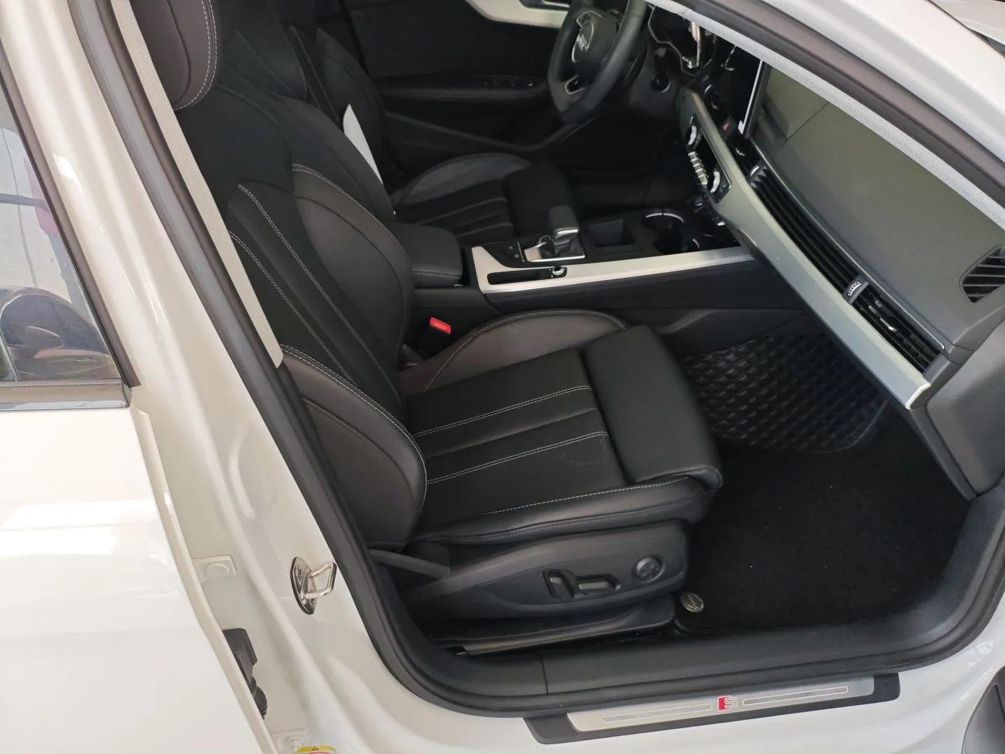 Audi A4L 2022 40 TFSI Luxury Dynamic Model — миниатюра 23