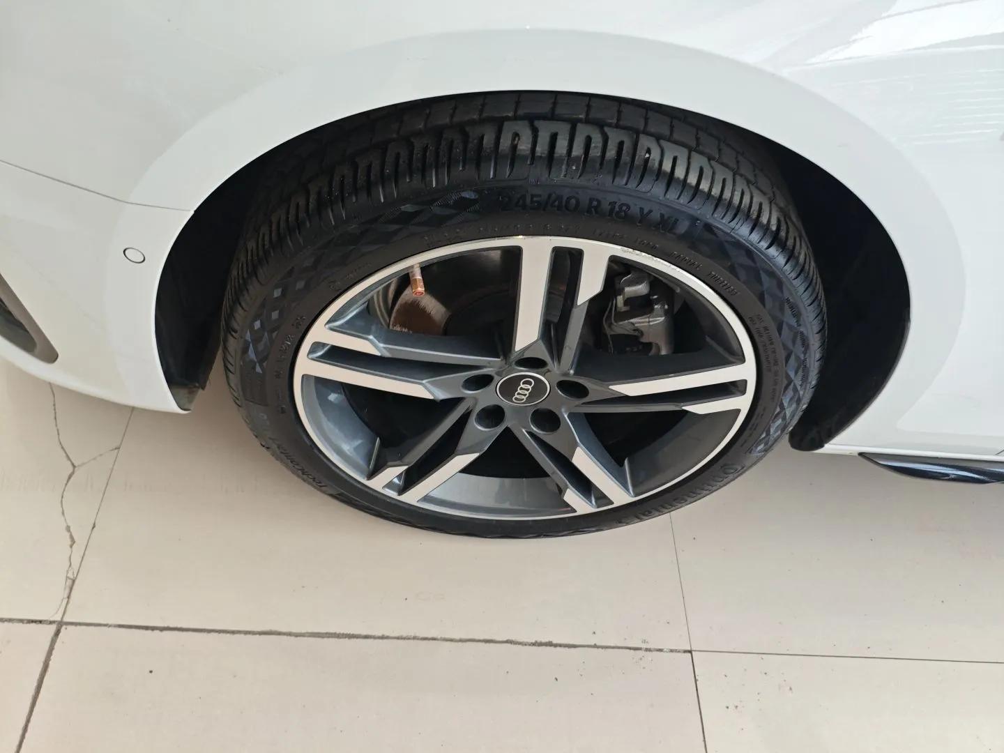 Audi A4L 2022 40 TFSI Luxury Dynamic Model — миниатюра 8