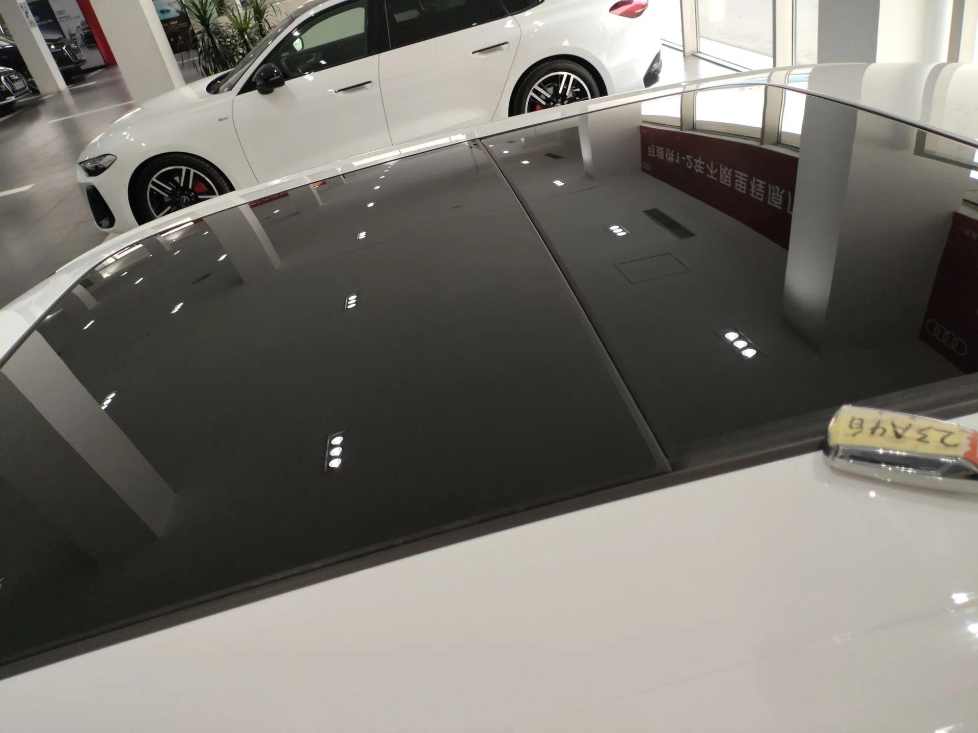 Audi A4L 2022 40 TFSI Luxury Dynamic Model — миниатюра 11