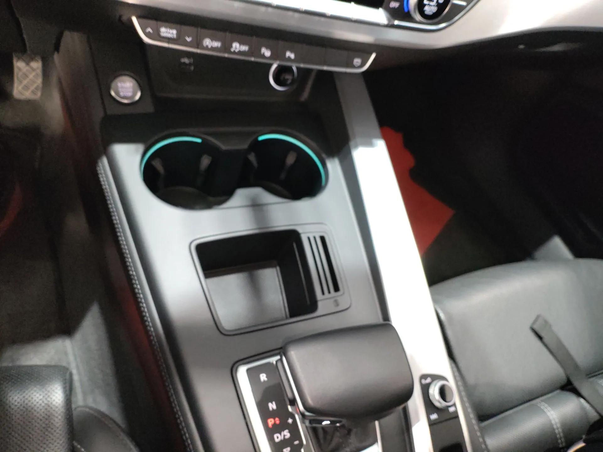 Audi A4L 2022 40 TFSI Luxury Dynamic Model — миниатюра 17