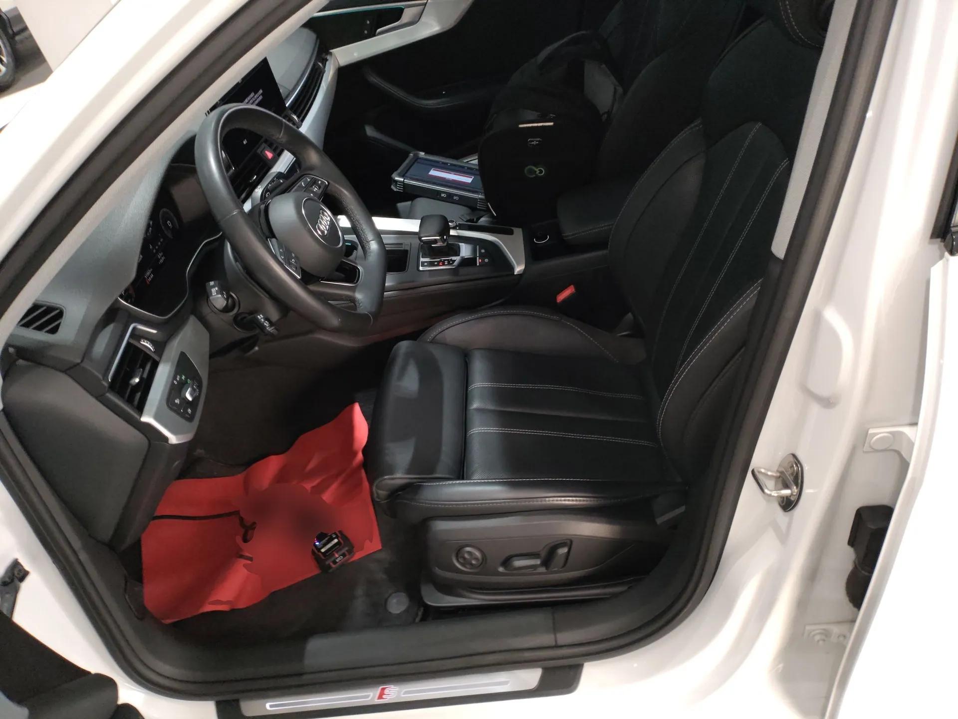 Audi A4L 2022 40 TFSI Luxury Dynamic Model — миниатюра 18