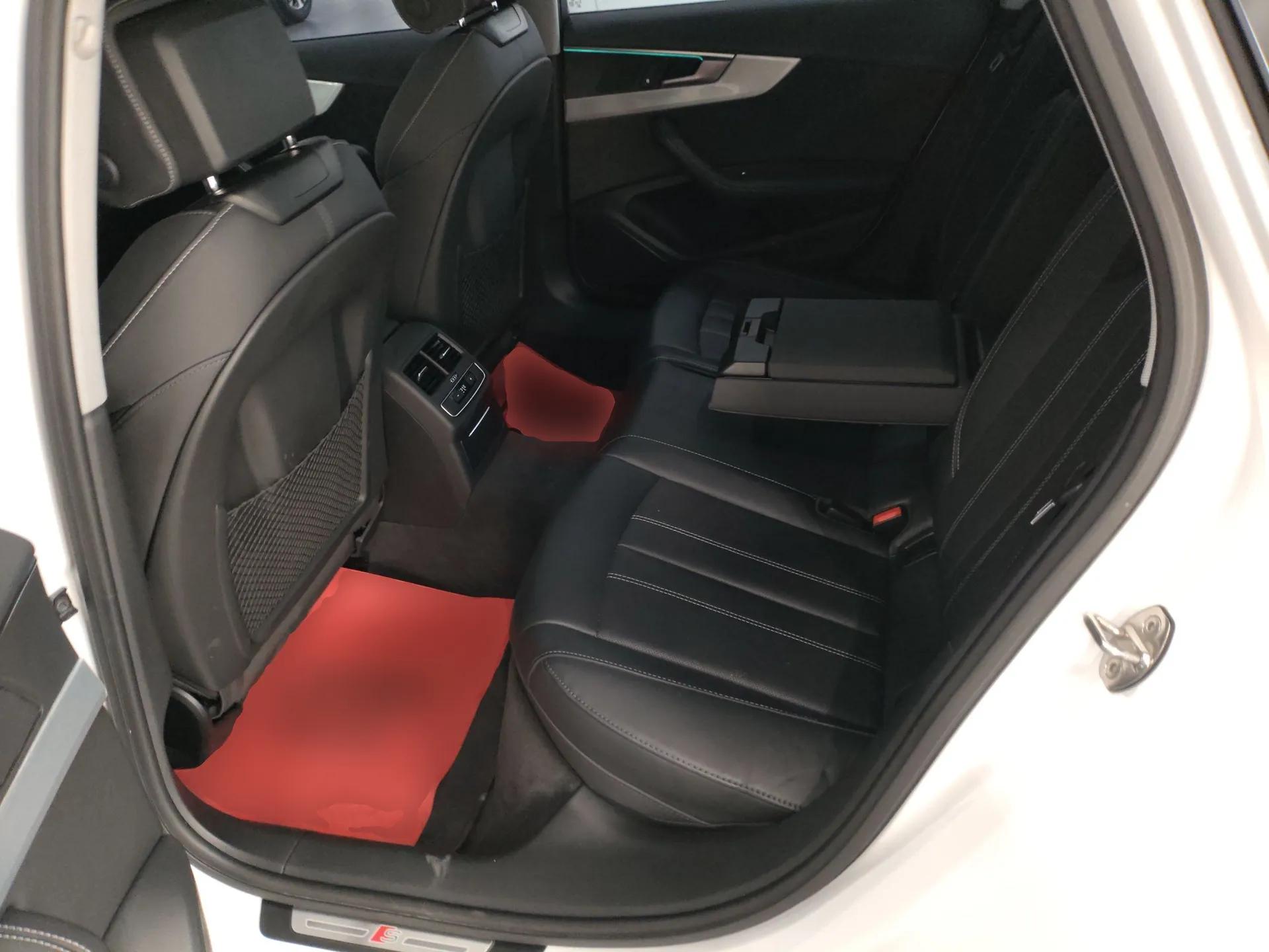 Audi A4L 2022 40 TFSI Luxury Dynamic Model — миниатюра 20