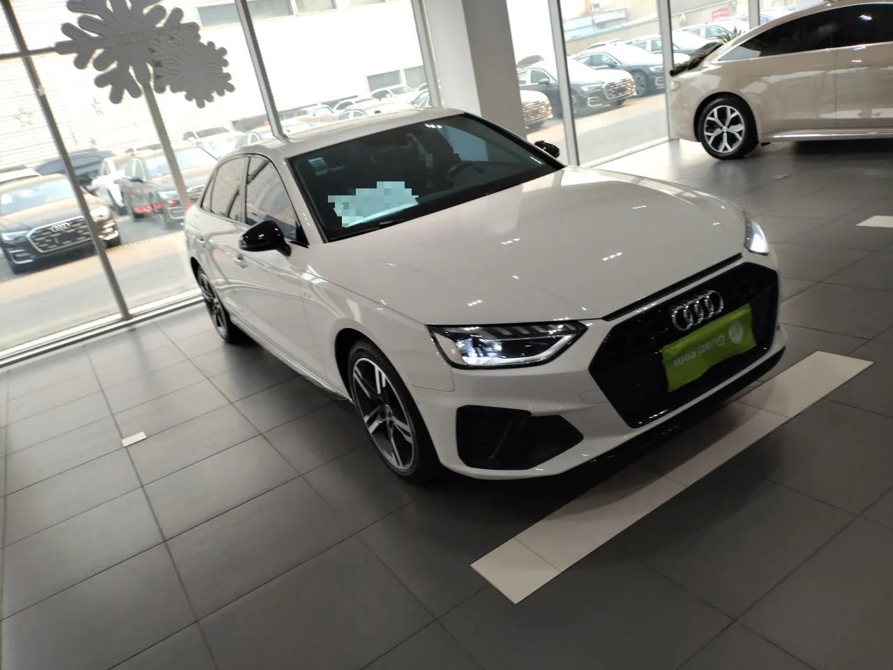 Audi A4L 2022 40 TFSI Luxury Dynamic Model — миниатюра 3