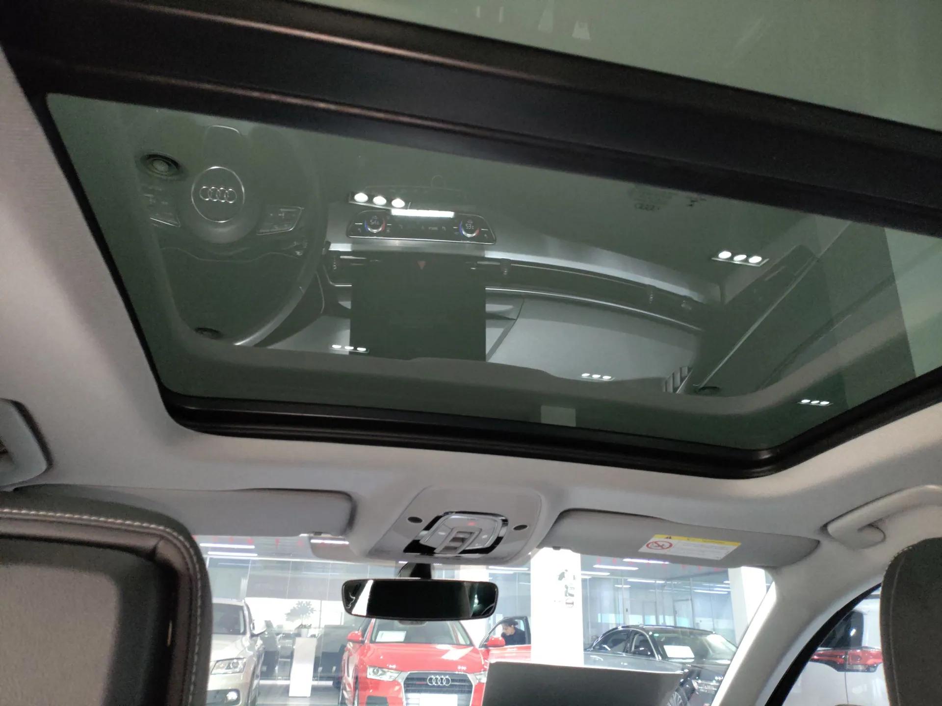 Audi A4L 2022 40 TFSI Luxury Dynamic Model — миниатюра 21