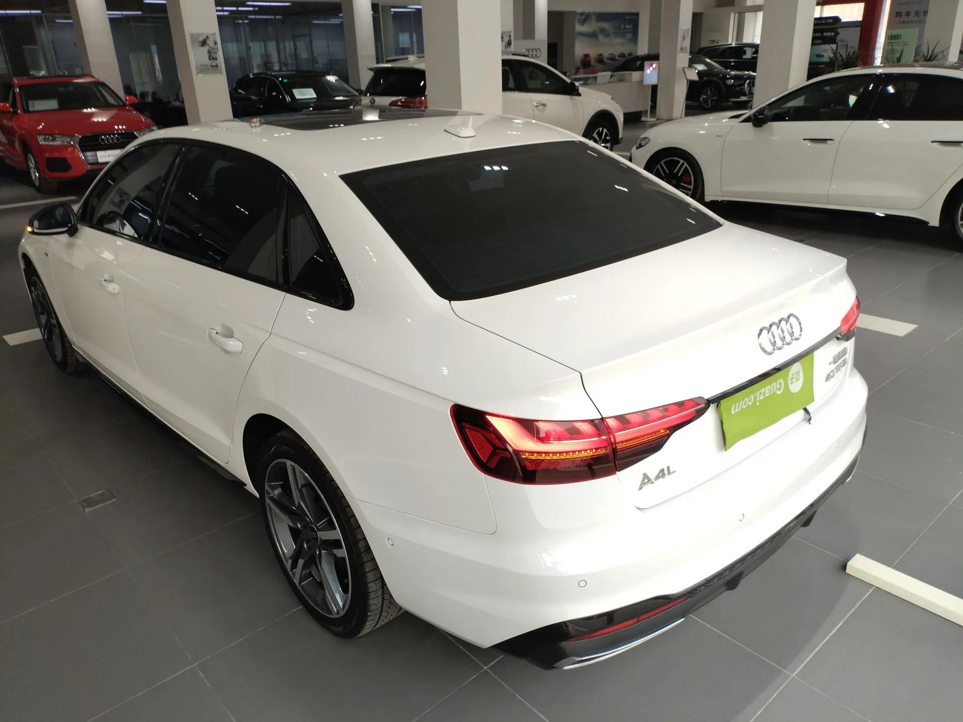 Audi A4L 2022 40 TFSI Luxury Dynamic Model — миниатюра 4