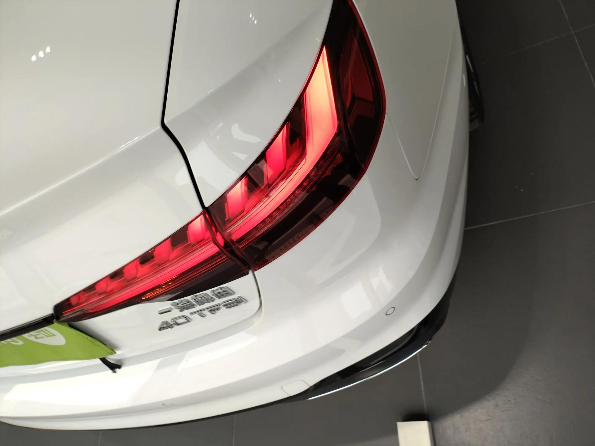 Audi A4L 2022 40 TFSI Luxury Dynamic Model — миниатюра 7