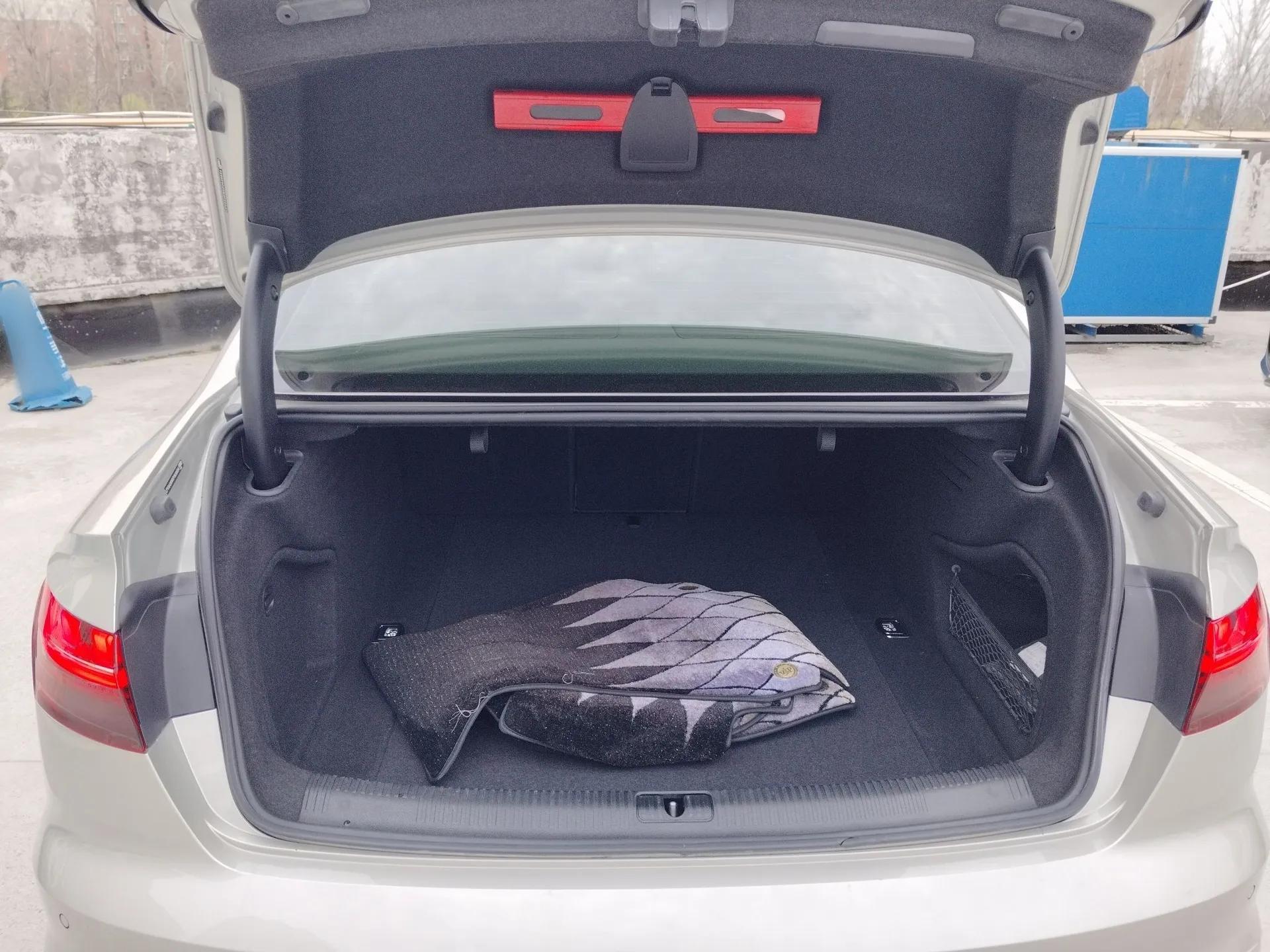 Audi A4L 2023 40 TFSI Fashion Dynamic Model — миниатюра 21
