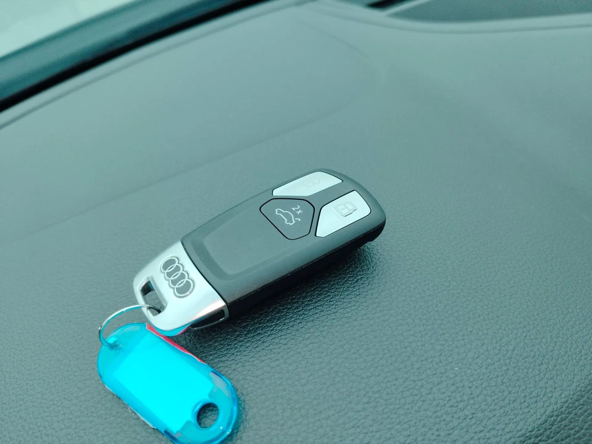 Audi A4L 2023 40 TFSI Fashion Dynamic Model — миниатюра 22