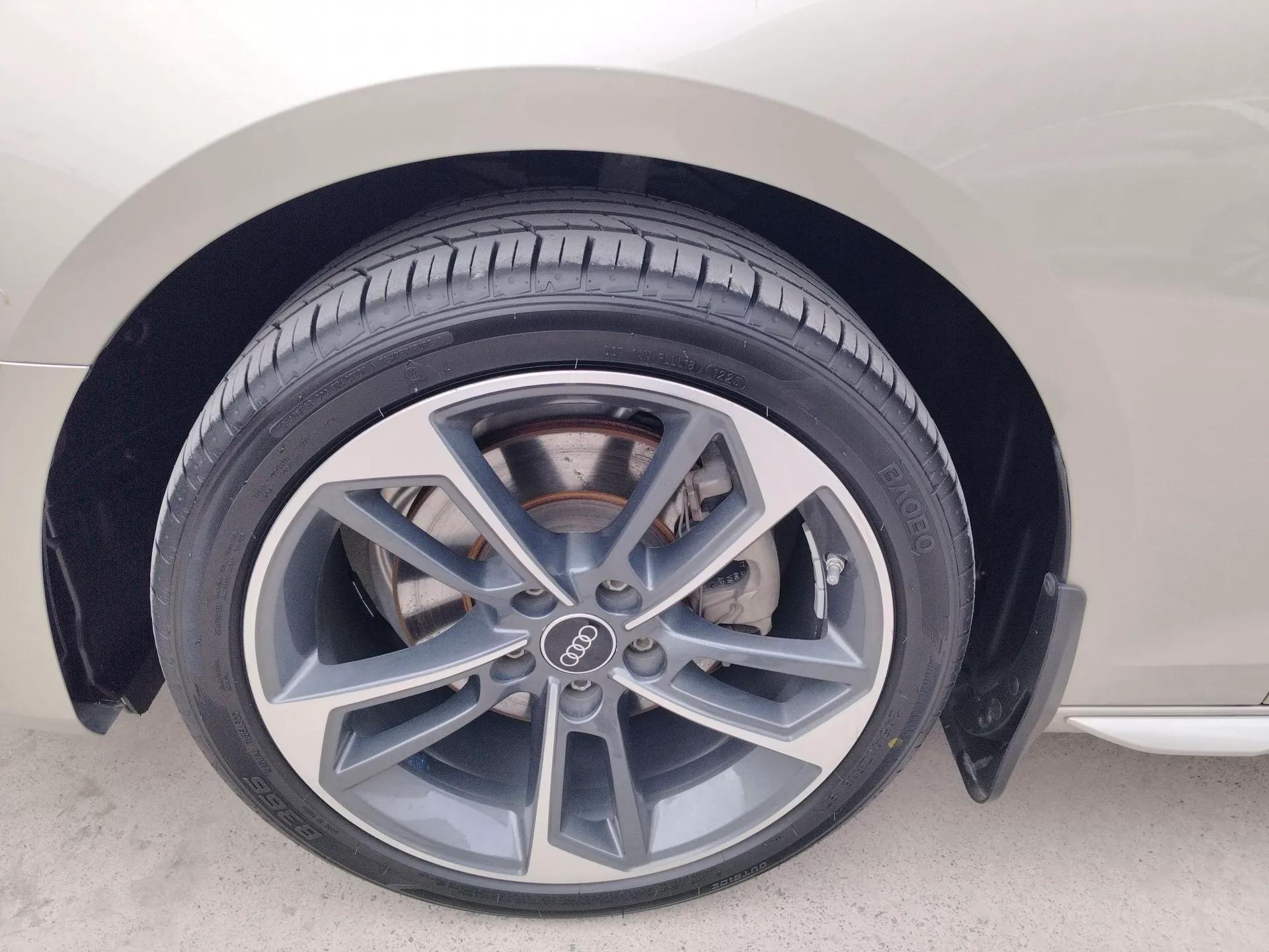 Audi A4L 2023 40 TFSI Fashion Dynamic Model — миниатюра 9