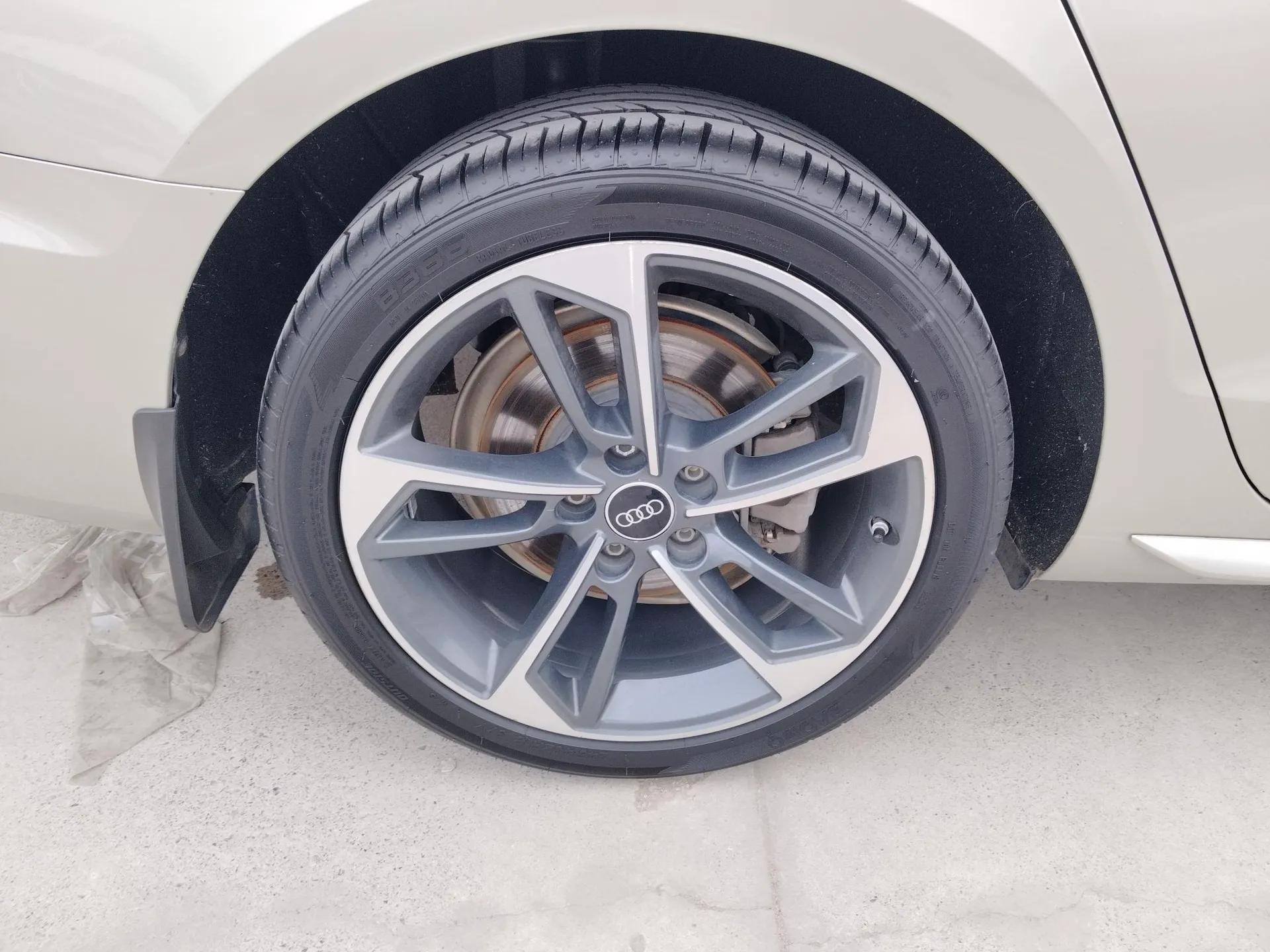 Audi A4L 2023 40 TFSI Fashion Dynamic Model — миниатюра 10