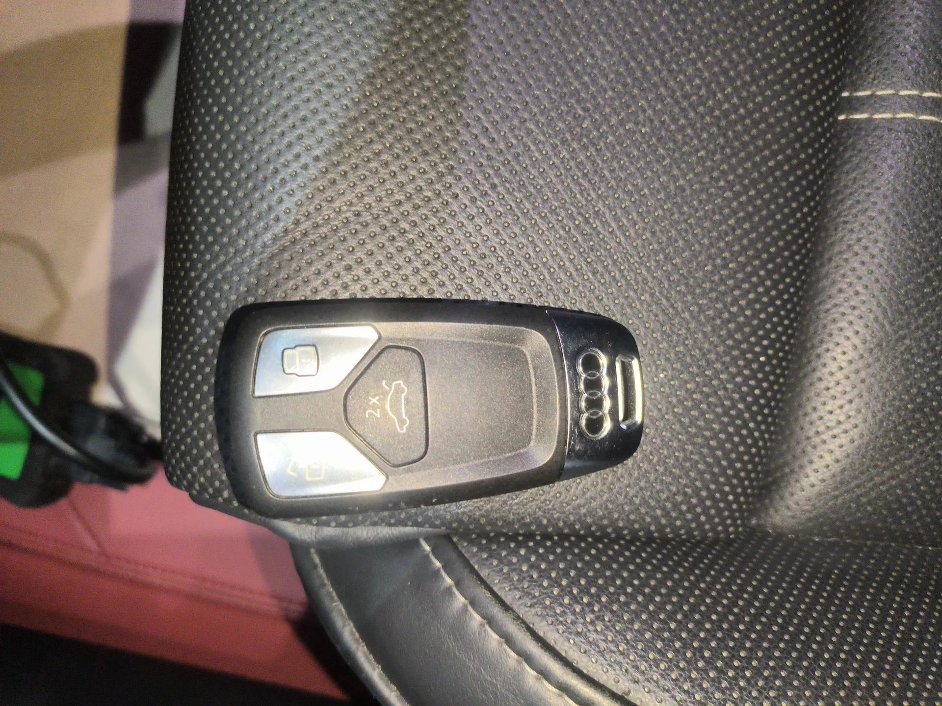 Audi A4L 2022 40 TFSI Luxury Dynamic Model — миниатюра 12