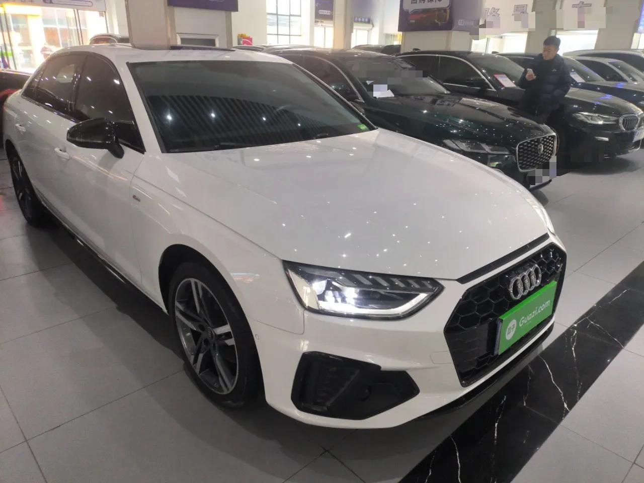 Audi A4L 2022 40 TFSI Luxury Dynamic Model — миниатюра 3