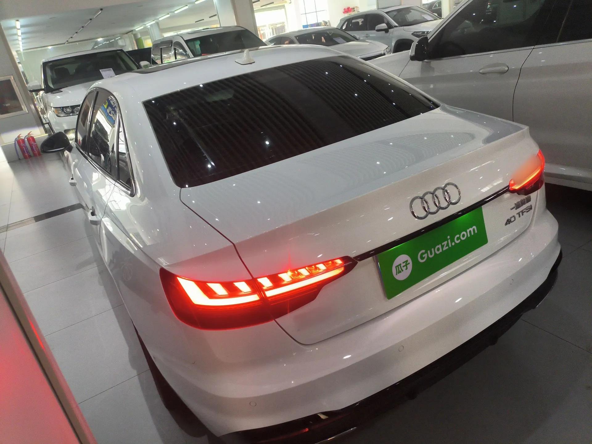 Audi A4L 2022 40 TFSI Luxury Dynamic Model — миниатюра 4