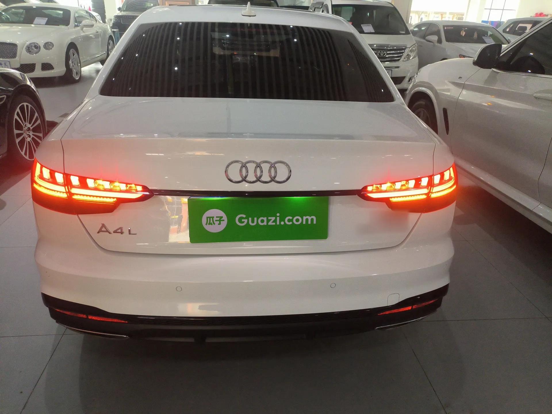 Audi A4L 2022 40 TFSI Luxury Dynamic Model — миниатюра 5