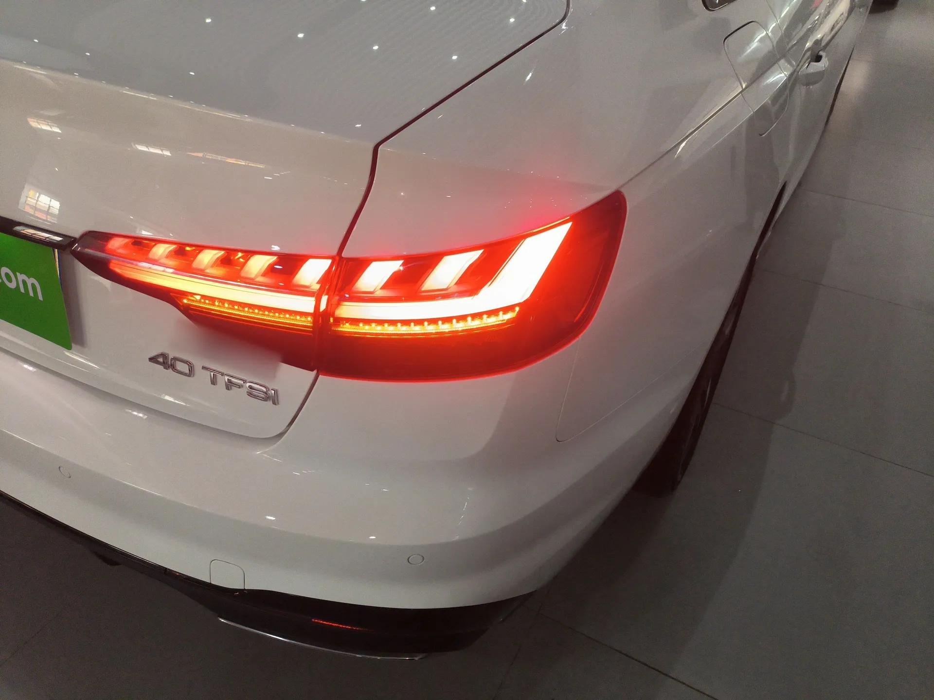 Audi A4L 2022 40 TFSI Luxury Dynamic Model — миниатюра 7