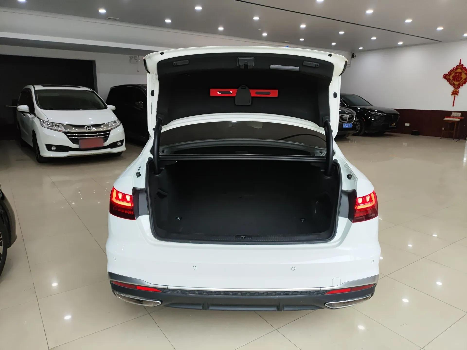 Audi A4L 2023 40 TFSI Fashion Dynamic Model — миниатюра 21