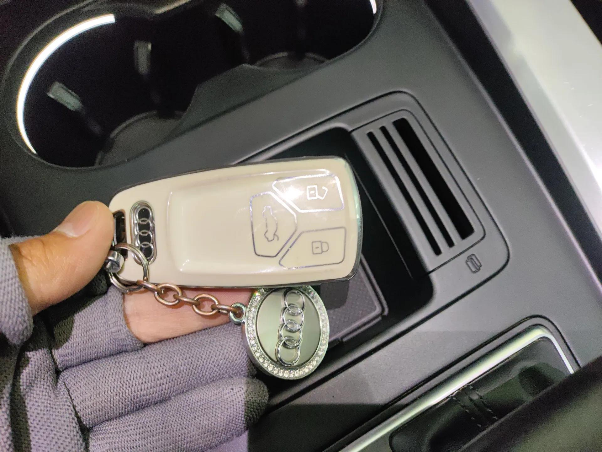 Audi A4L 2023 40 TFSI Fashion Dynamic Model — миниатюра 22