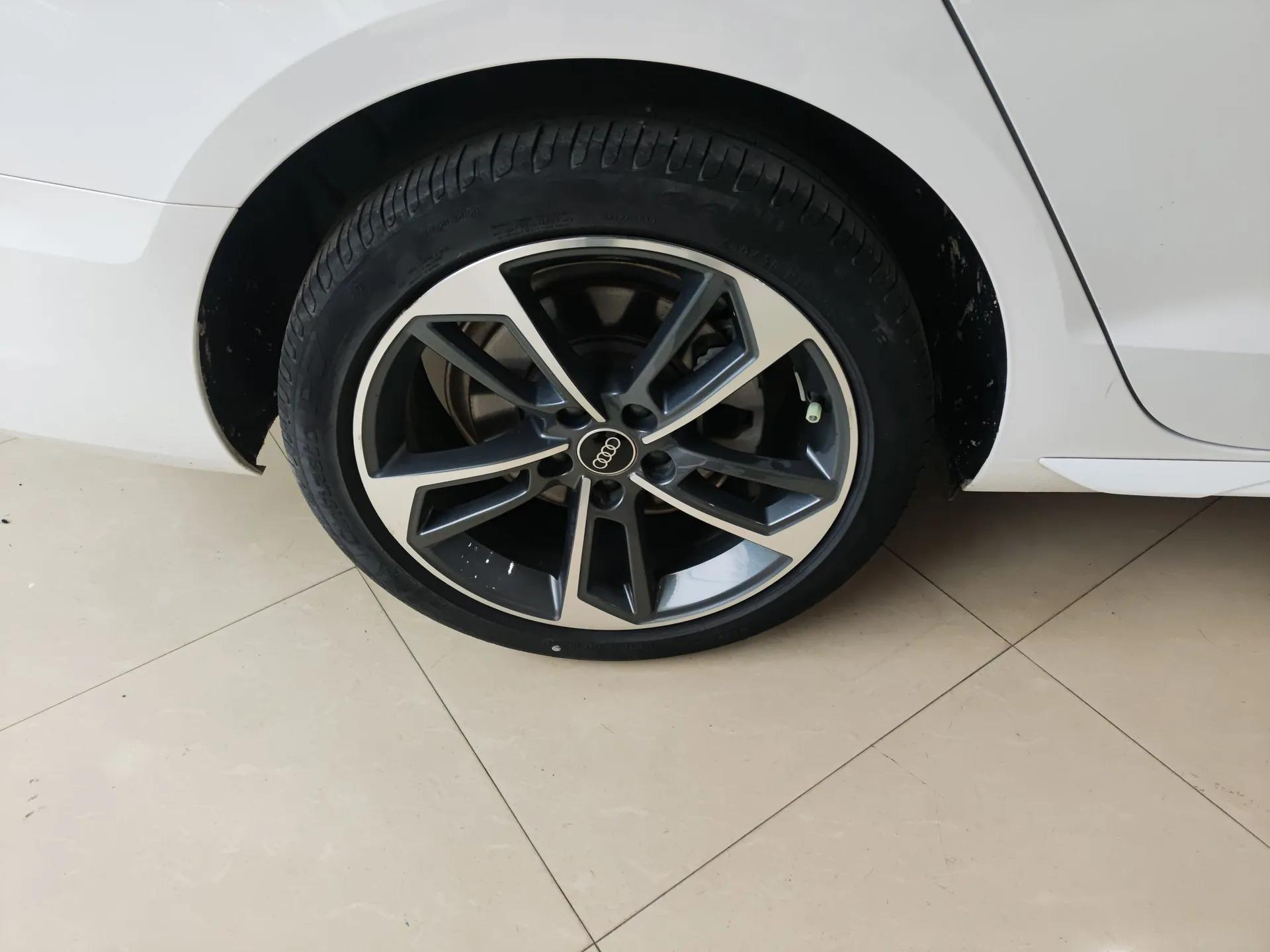 Audi A4L 2023 40 TFSI Fashion Dynamic Model — миниатюра 10
