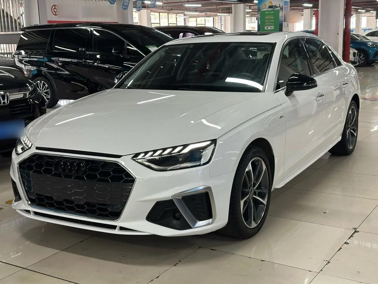 Audi A4L 2022 40 TFSI Fashion Dynamic Model — миниатюра 1