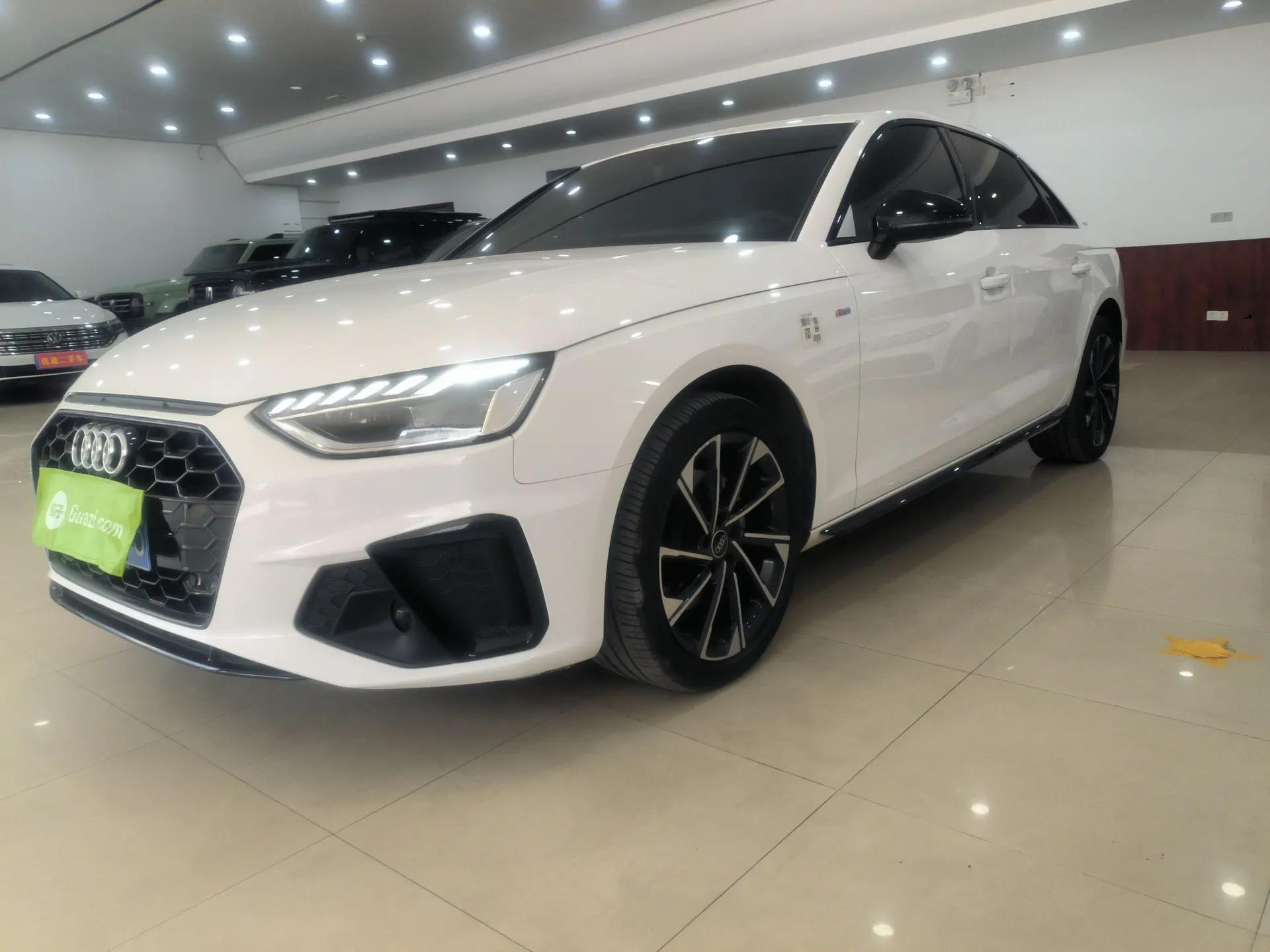 Audi A4L 2023 40 TFSI Luxury Dynamic Model — миниатюра 1
