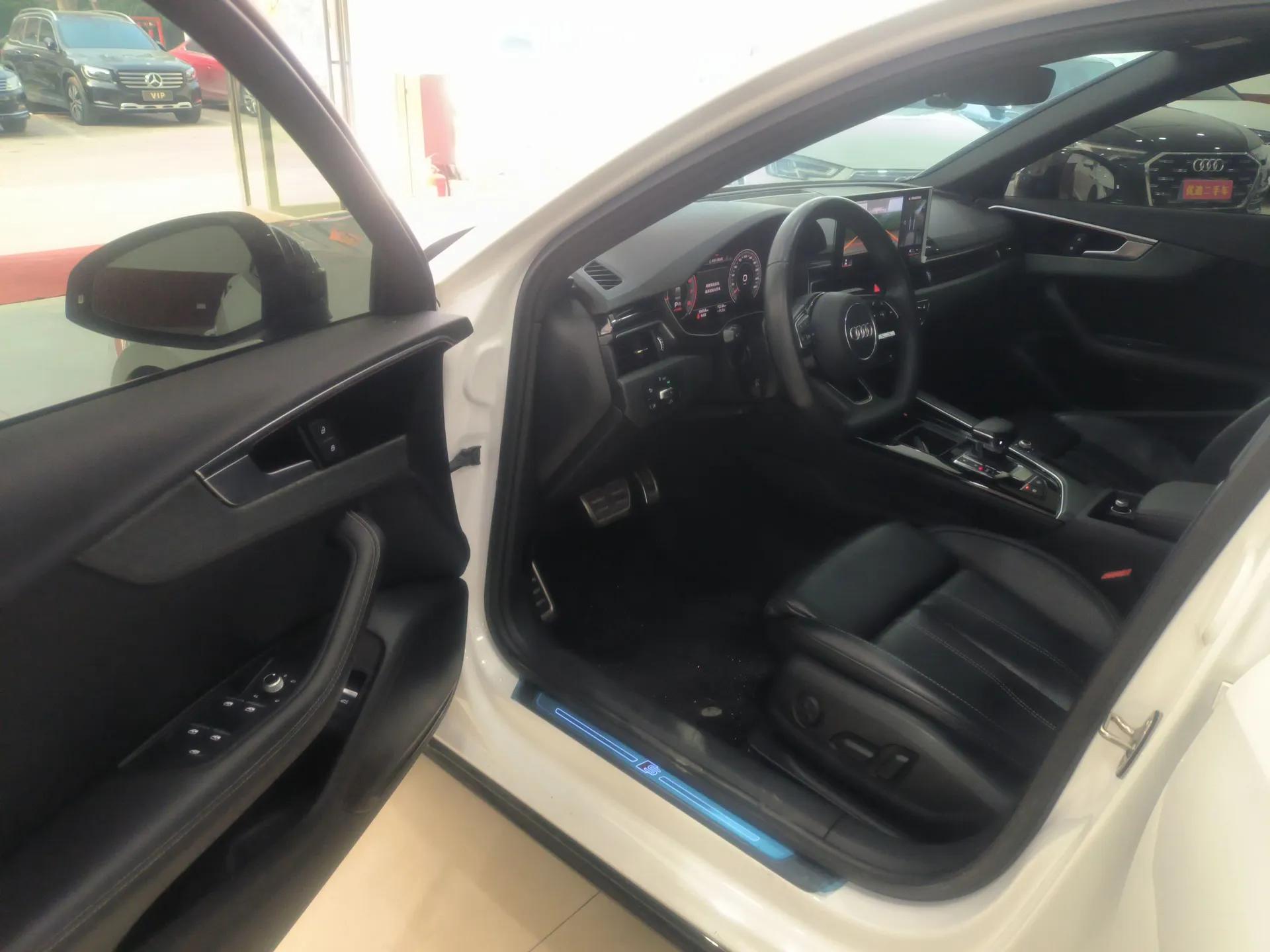 Audi A4L 2023 40 TFSI Luxury Dynamic Model — миниатюра 18