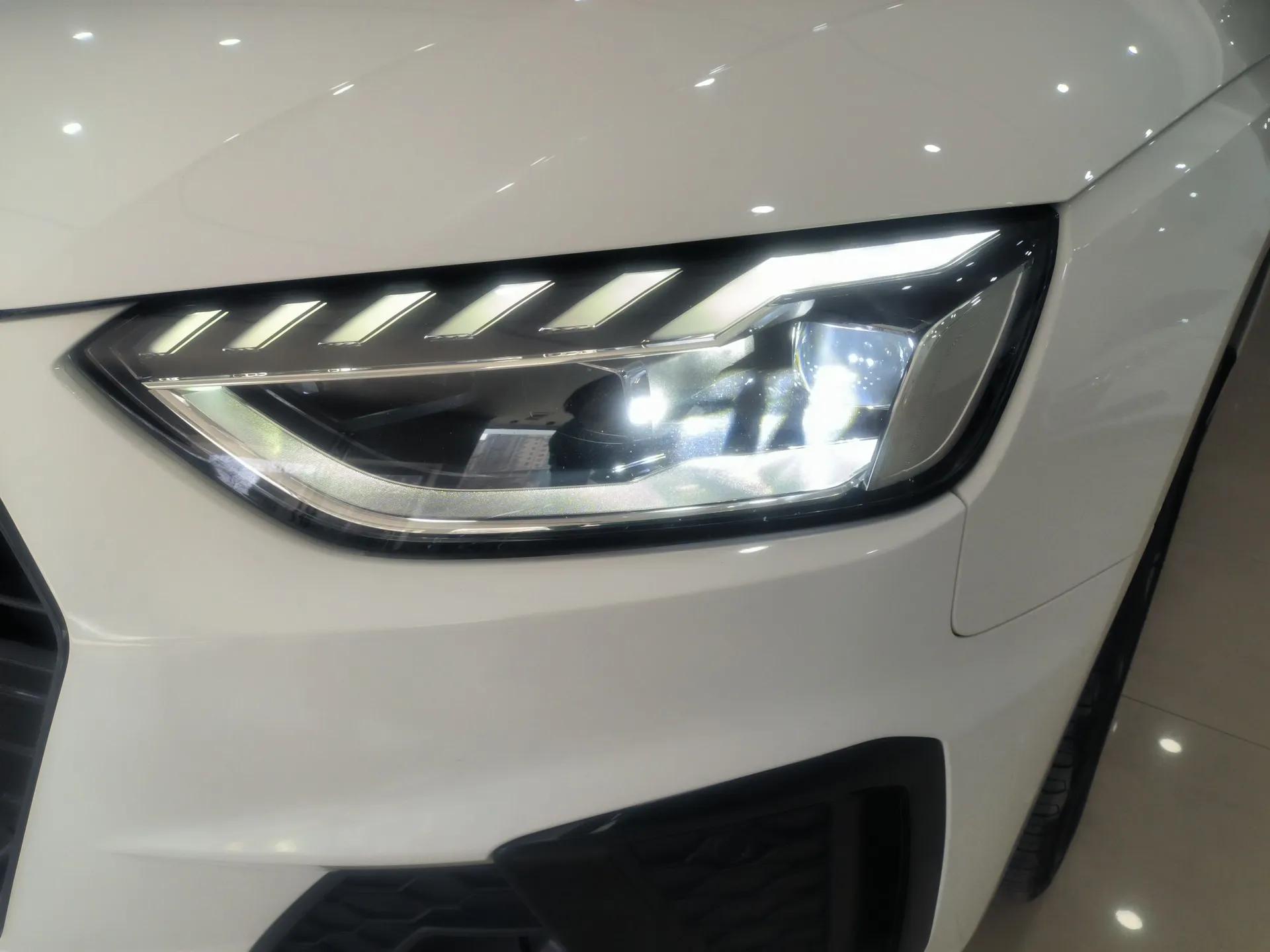 Audi A4L 2023 40 TFSI Luxury Dynamic Model — миниатюра 5