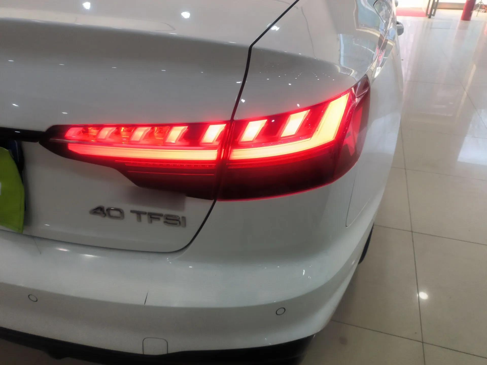 Audi A4L 2023 40 TFSI Luxury Dynamic Model — миниатюра 8