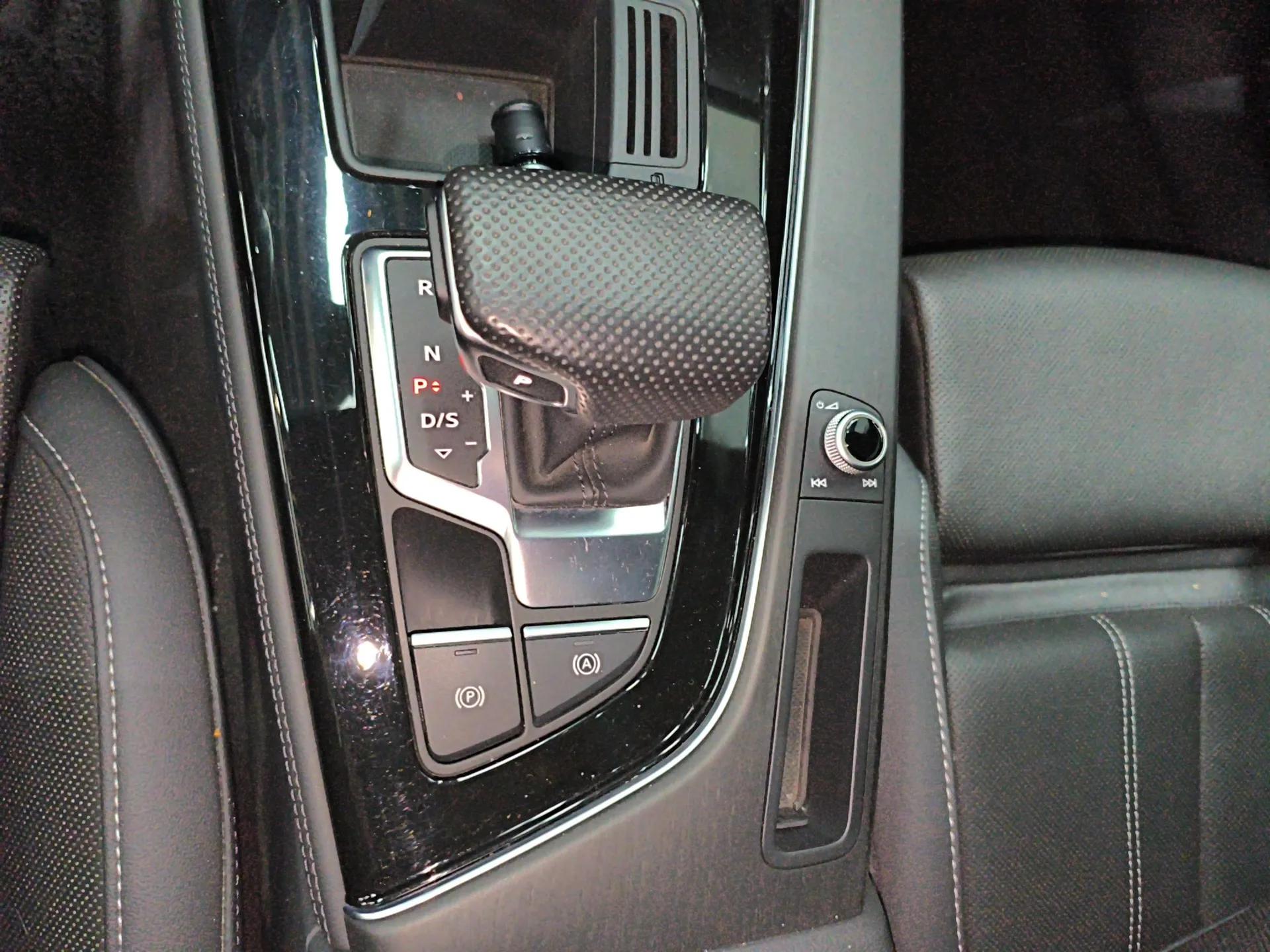Audi A4L 2024 40 TFSI Luxury Dynamic Edition — миниатюра 16