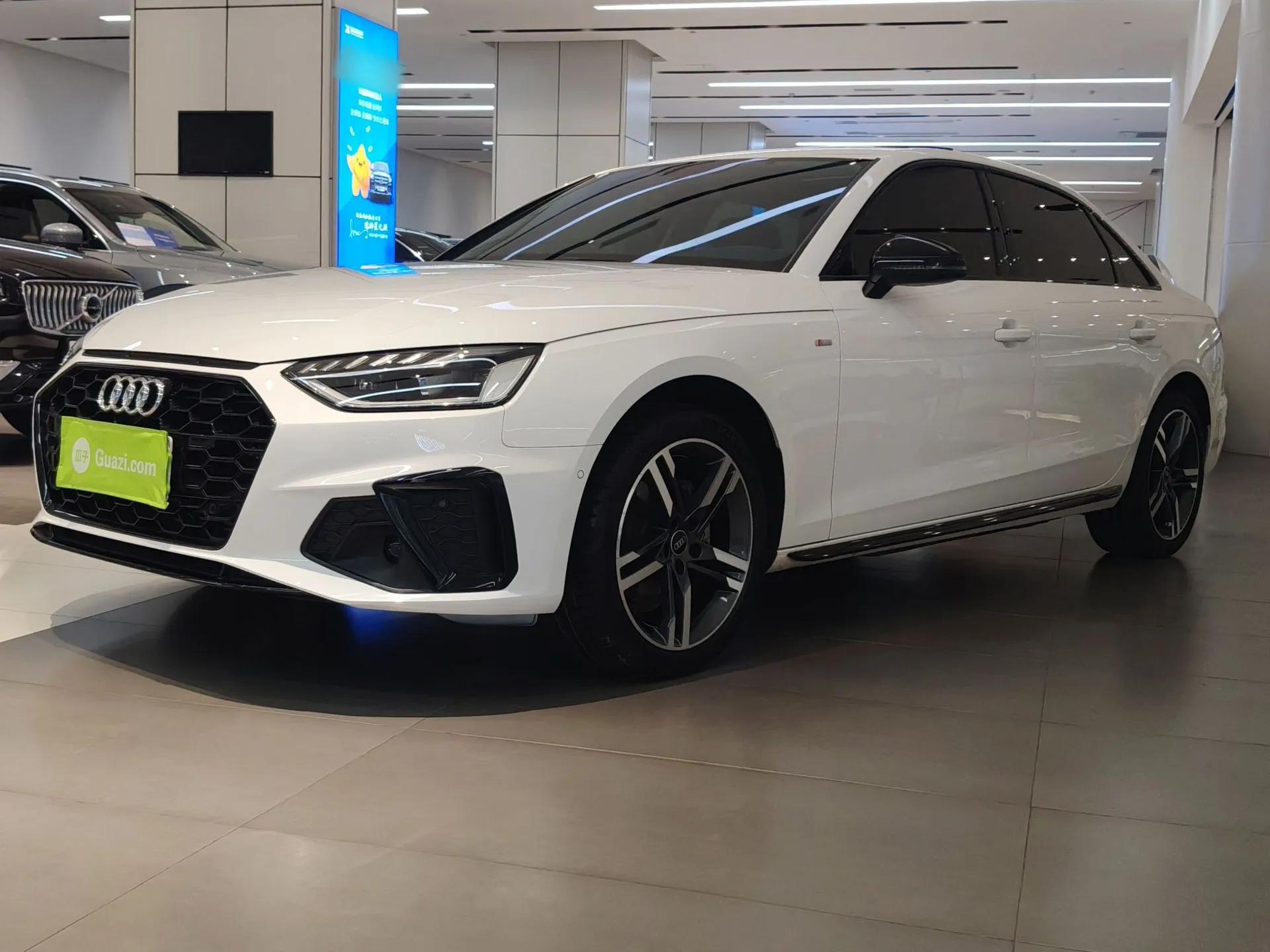 Audi A4L 2022 40 TFSI Luxury Dynamic Model — миниатюра 1