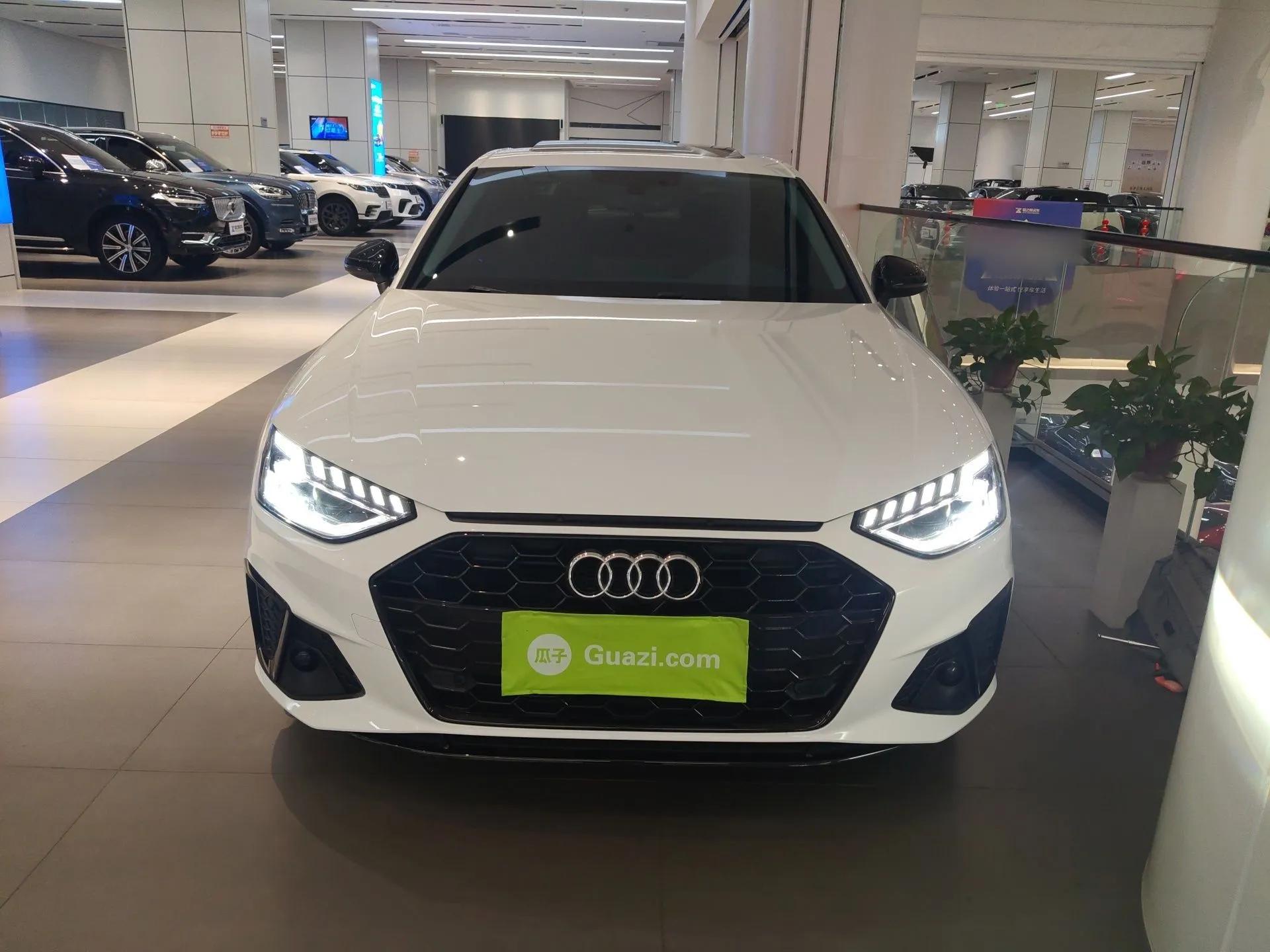 Audi A4L 2022 40 TFSI Luxury Dynamic Model — миниатюра 2