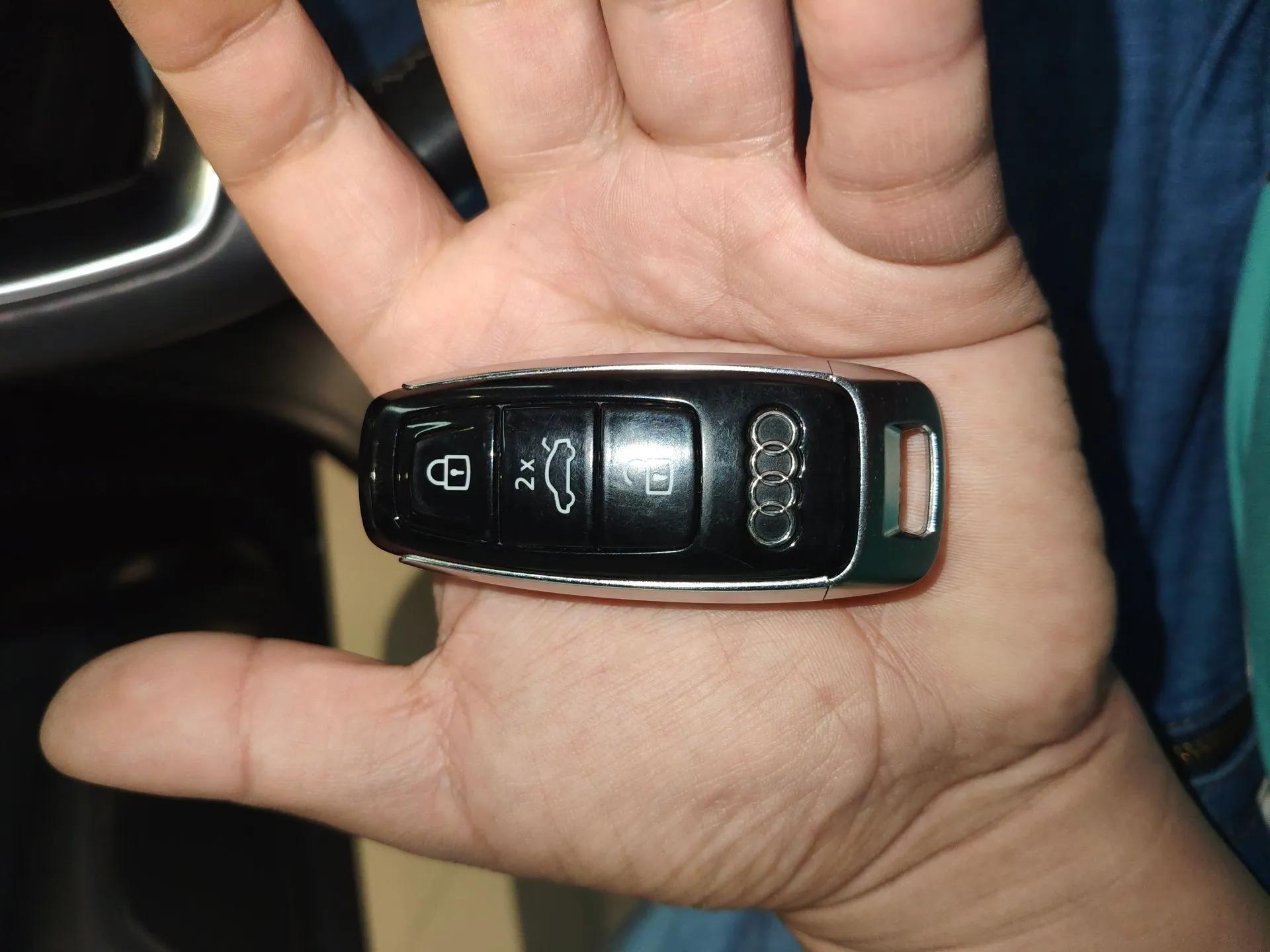 Audi A4L 2022 40 TFSI Luxury Dynamic Model — миниатюра 12