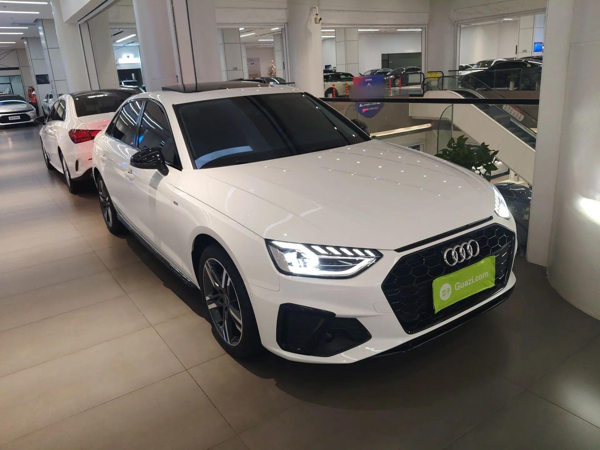 Audi A4L 2022 40 TFSI Luxury Dynamic Model — миниатюра 3