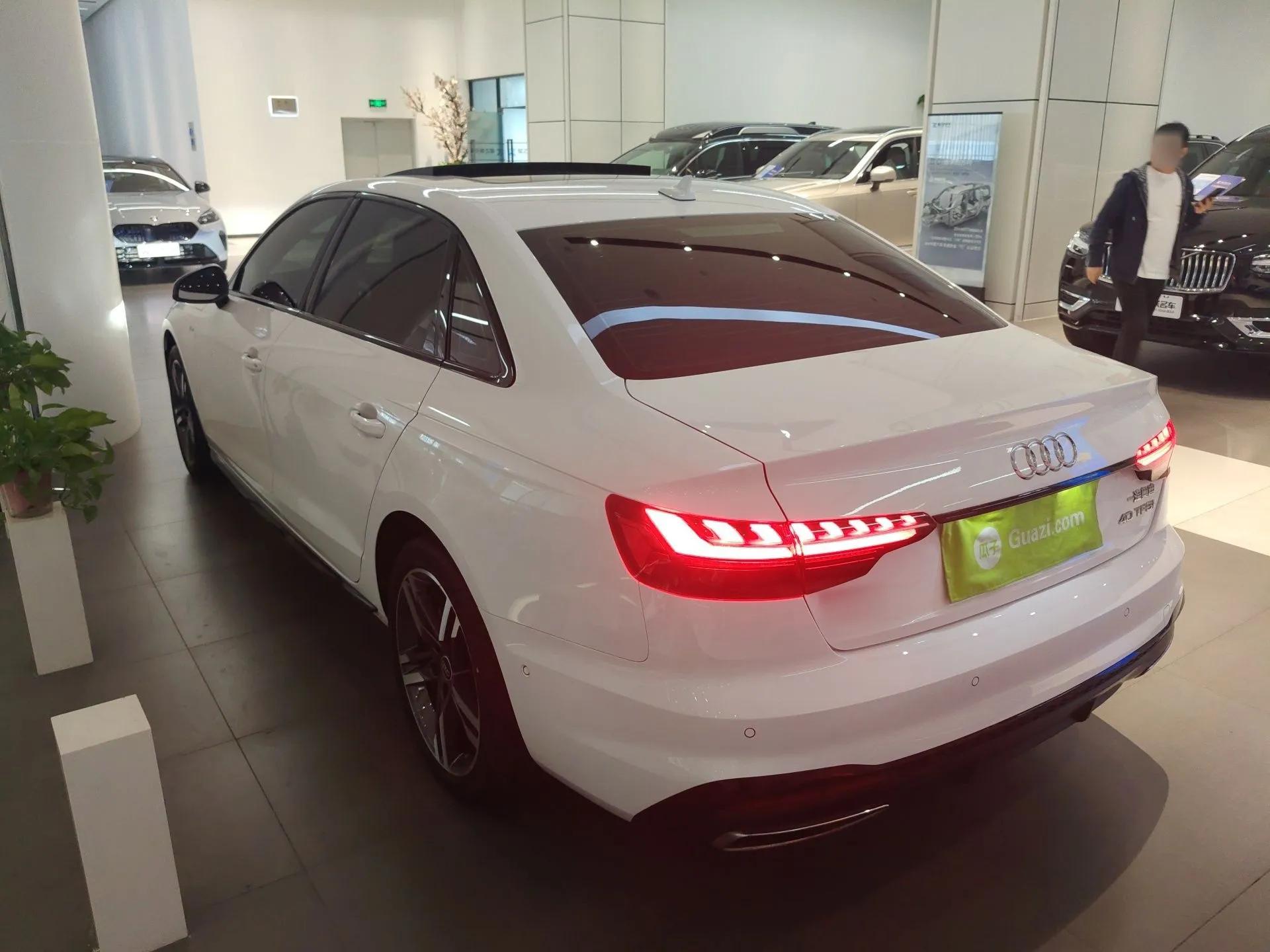 Audi A4L 2022 40 TFSI Luxury Dynamic Model — миниатюра 4