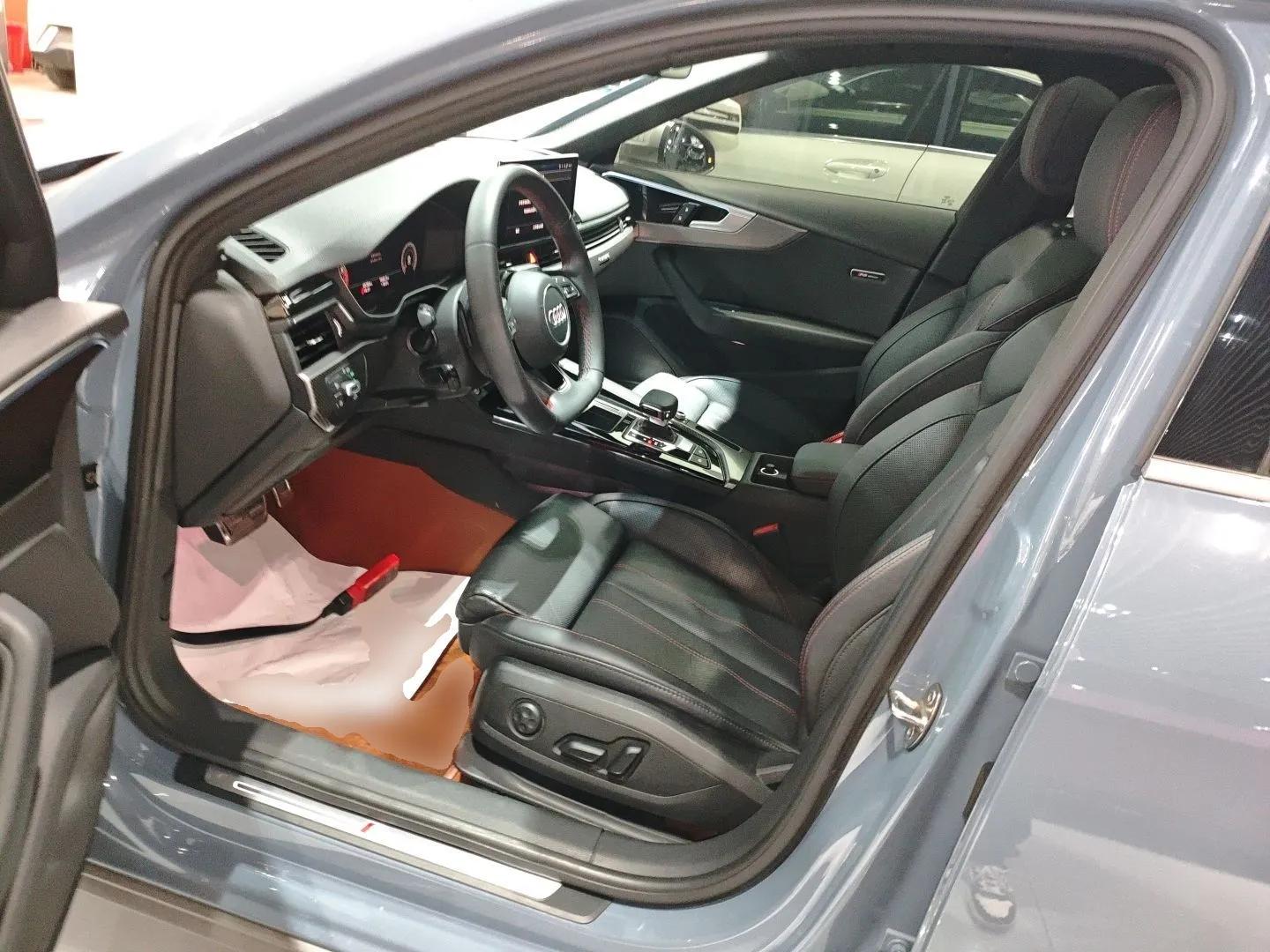 Audi A4L 2022 40 TFSI quattro RS Performance Package — миниатюра 18