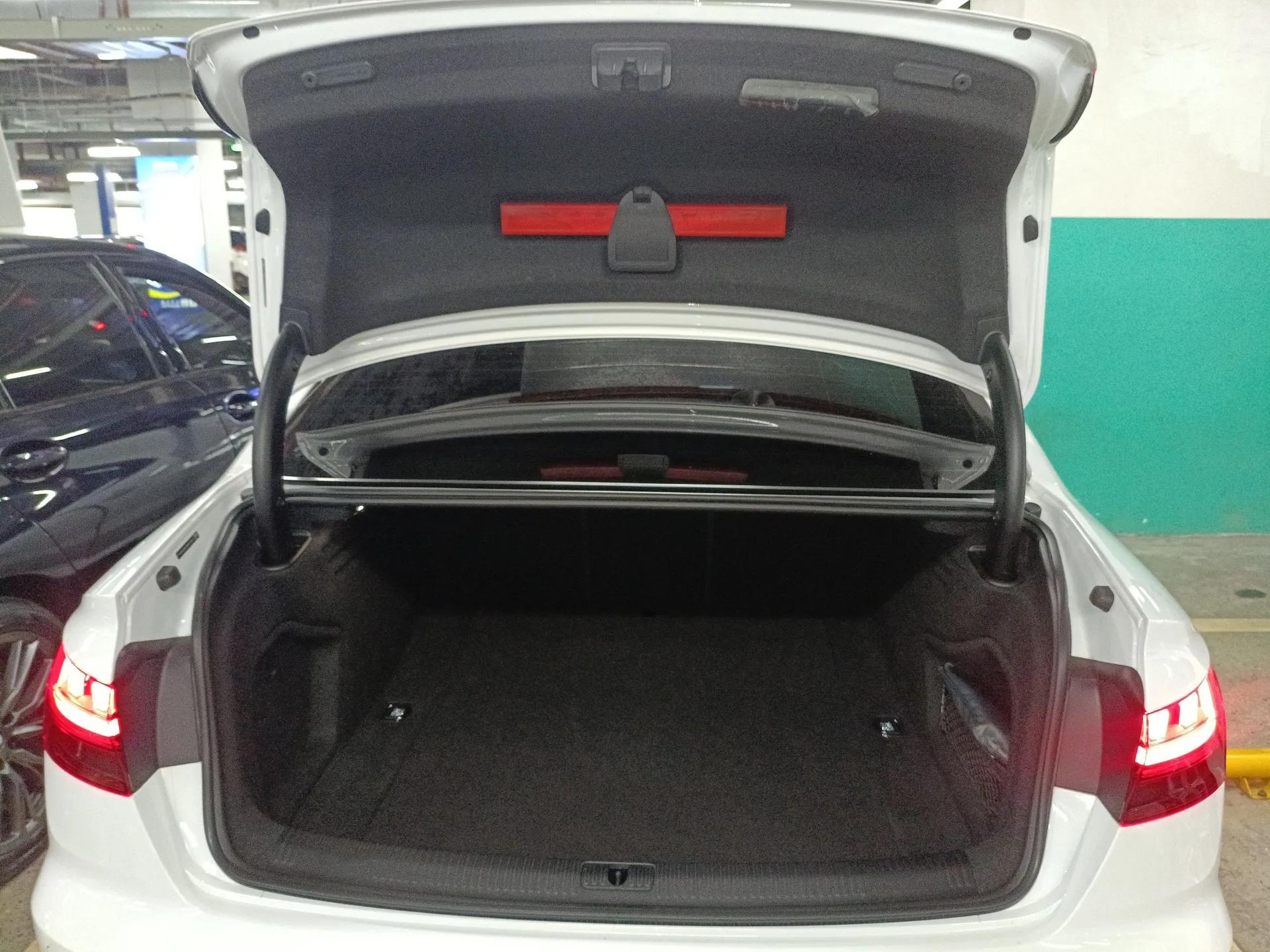 Audi A4L 2024 40 TFSI Fashion Dynamic Model — миниатюра 21