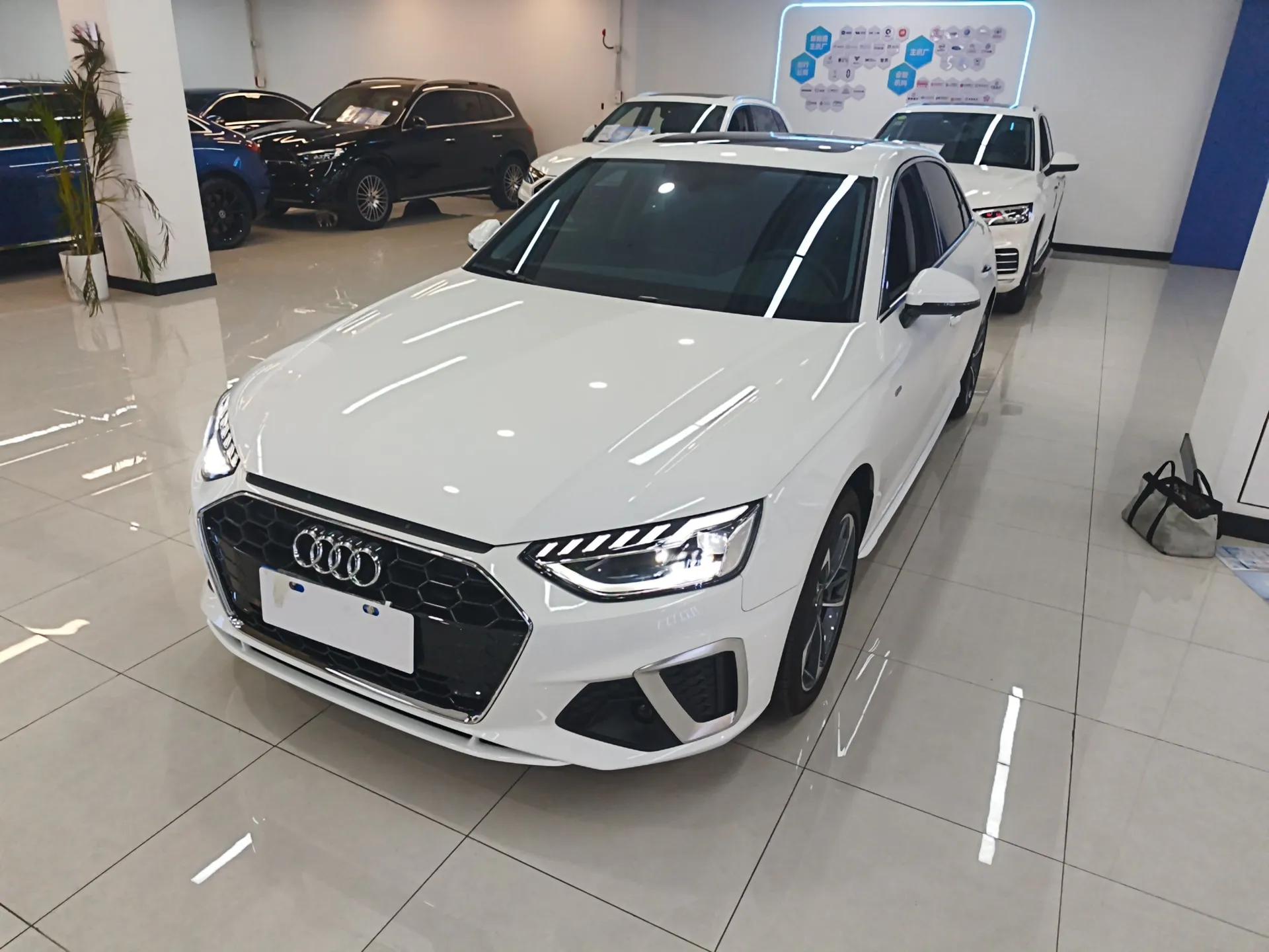 Audi A4L 2024 40 TFSI Fashion Dynamic Model — миниатюра 1