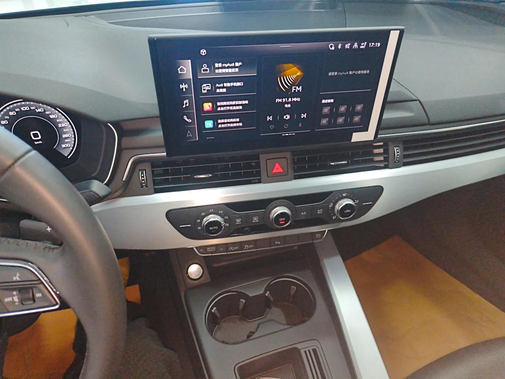 Audi A4L 2024 40 TFSI Fashion Dynamic Model — миниатюра 16