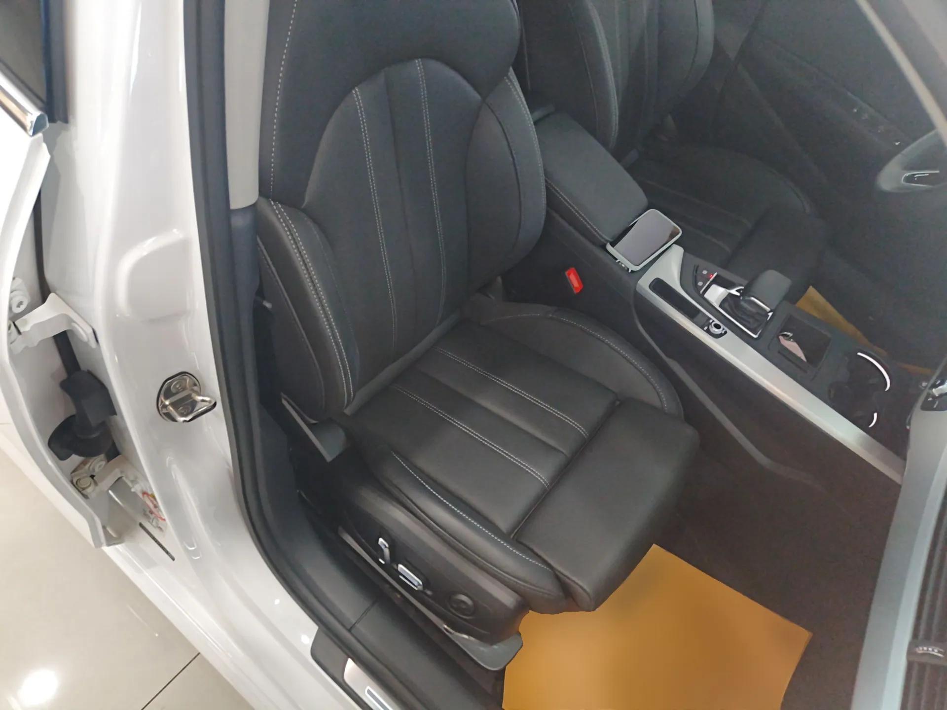 Audi A4L 2024 40 TFSI Fashion Dynamic Model — миниатюра 23