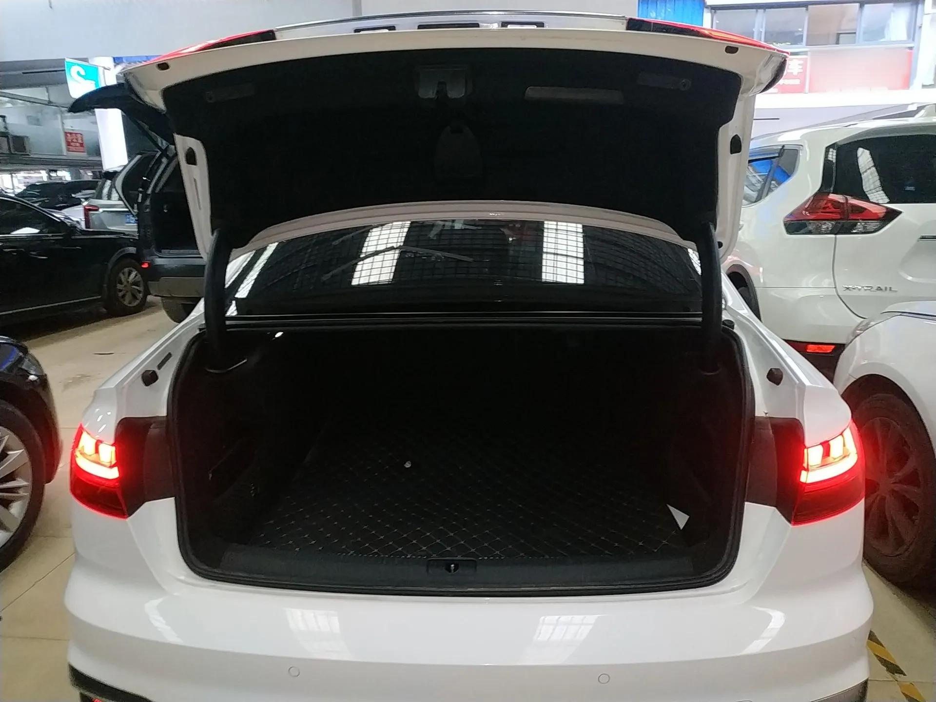 Audi A4L 2020 40 TFSI quattro Luxury Dynamic Model — миниатюра 19