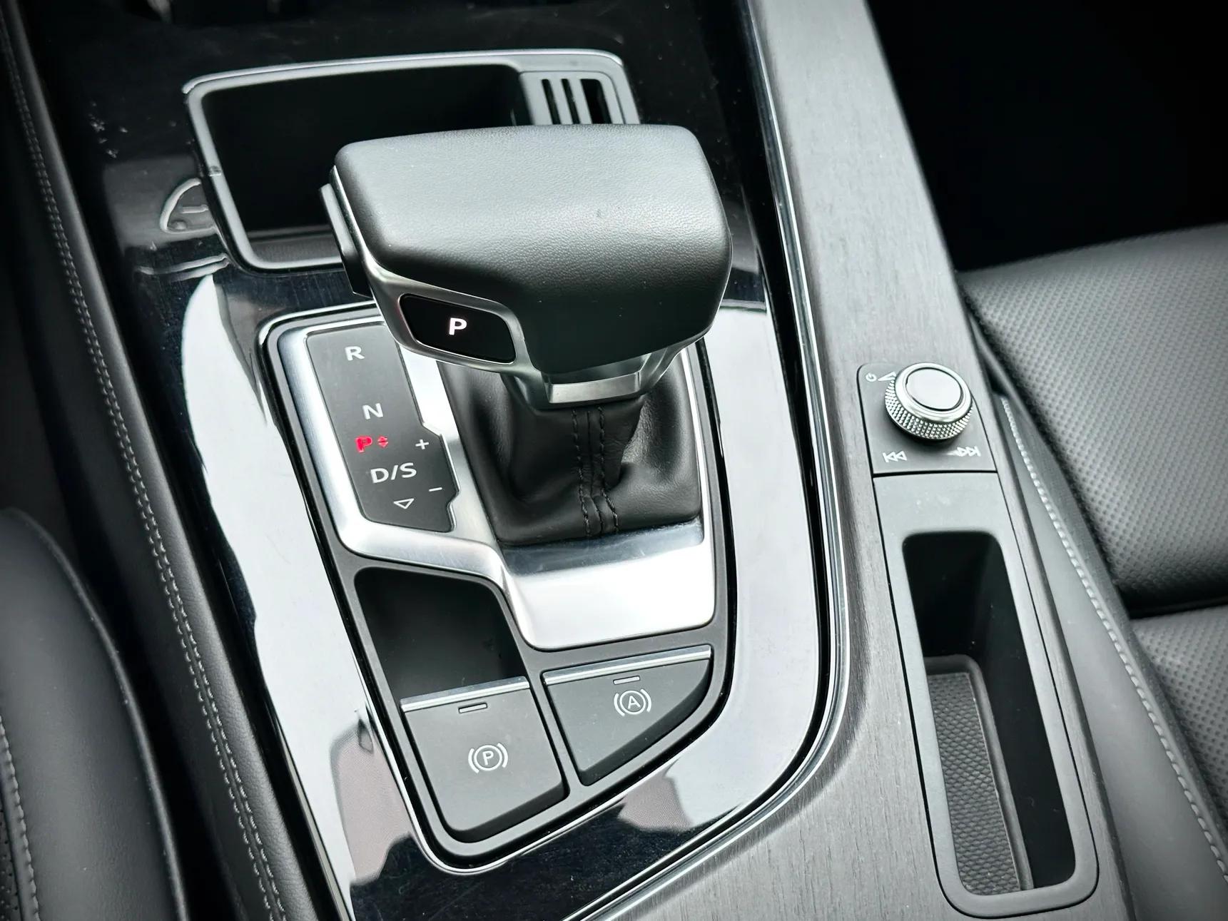 Audi A4L 2024 40 TFSI Luxury Dynamic Edition — миниатюра 17